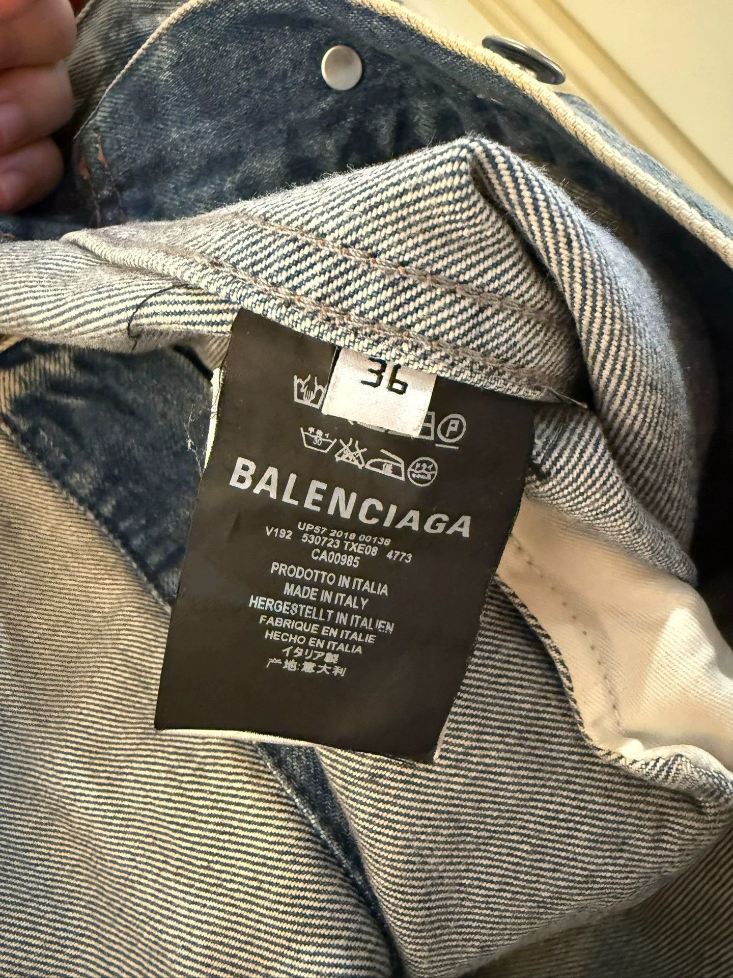Balenciaga balenciaga graffiti denim jacket size 36 Size US S / EU 44-46 / 1 - 3 Thumbnail