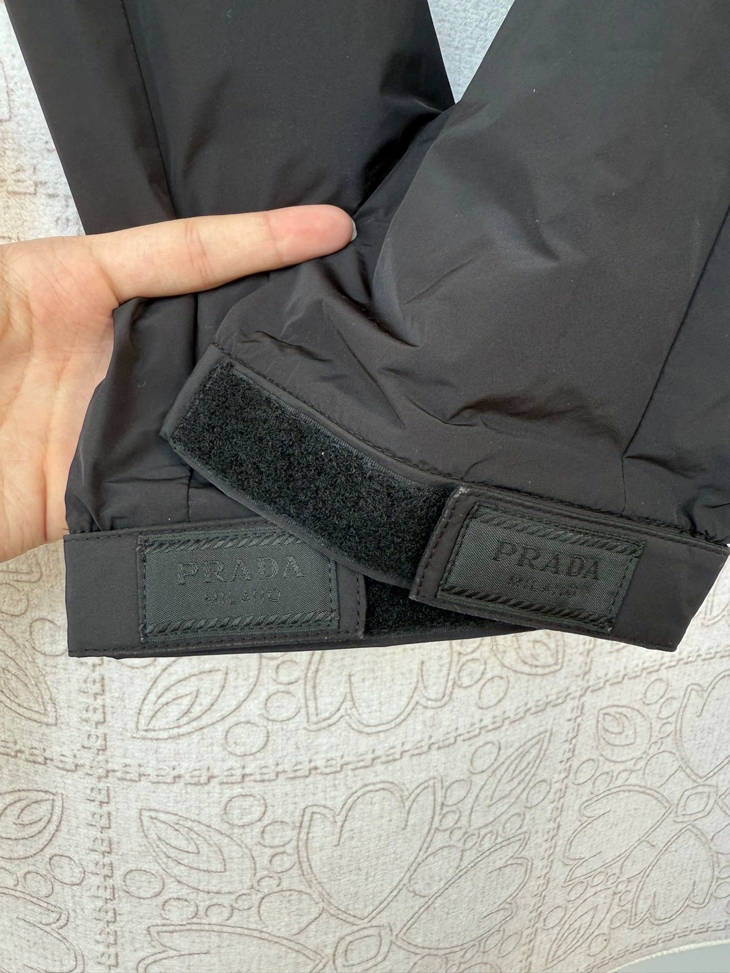 Prada prada magic tape long pants size medium Size US 38 / EU 54 - 3 Thumbnail