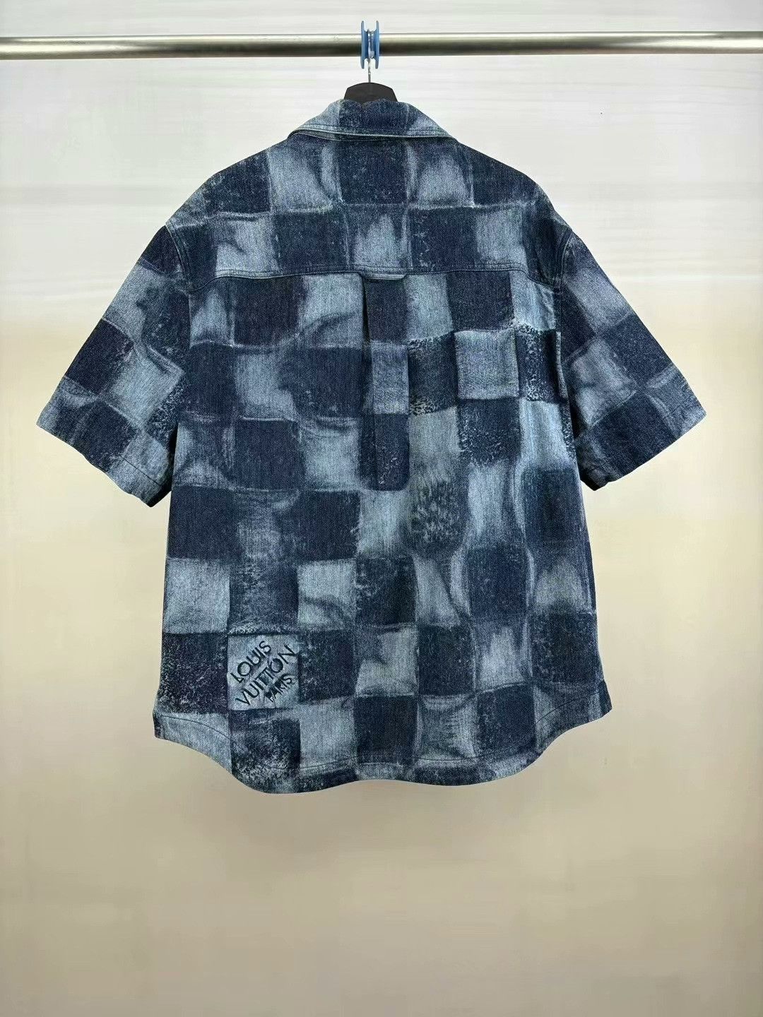 Louis Vuitton Louis Vuitton Blue Checkered Short Sleeve Shirt Size US XL / EU 56 / 4 - 2 Thumbnail