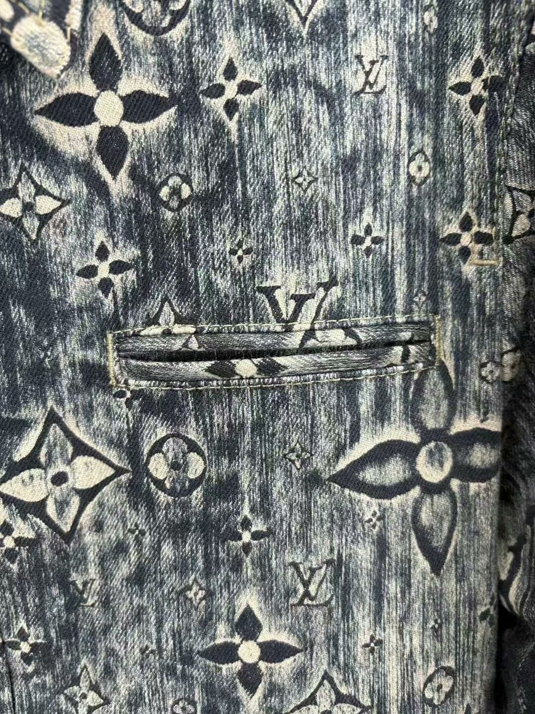 Louis Vuitton louis vuitton denim jacket with all-over print Size US L / EU 52-54 / 3 - 3 Thumbnail