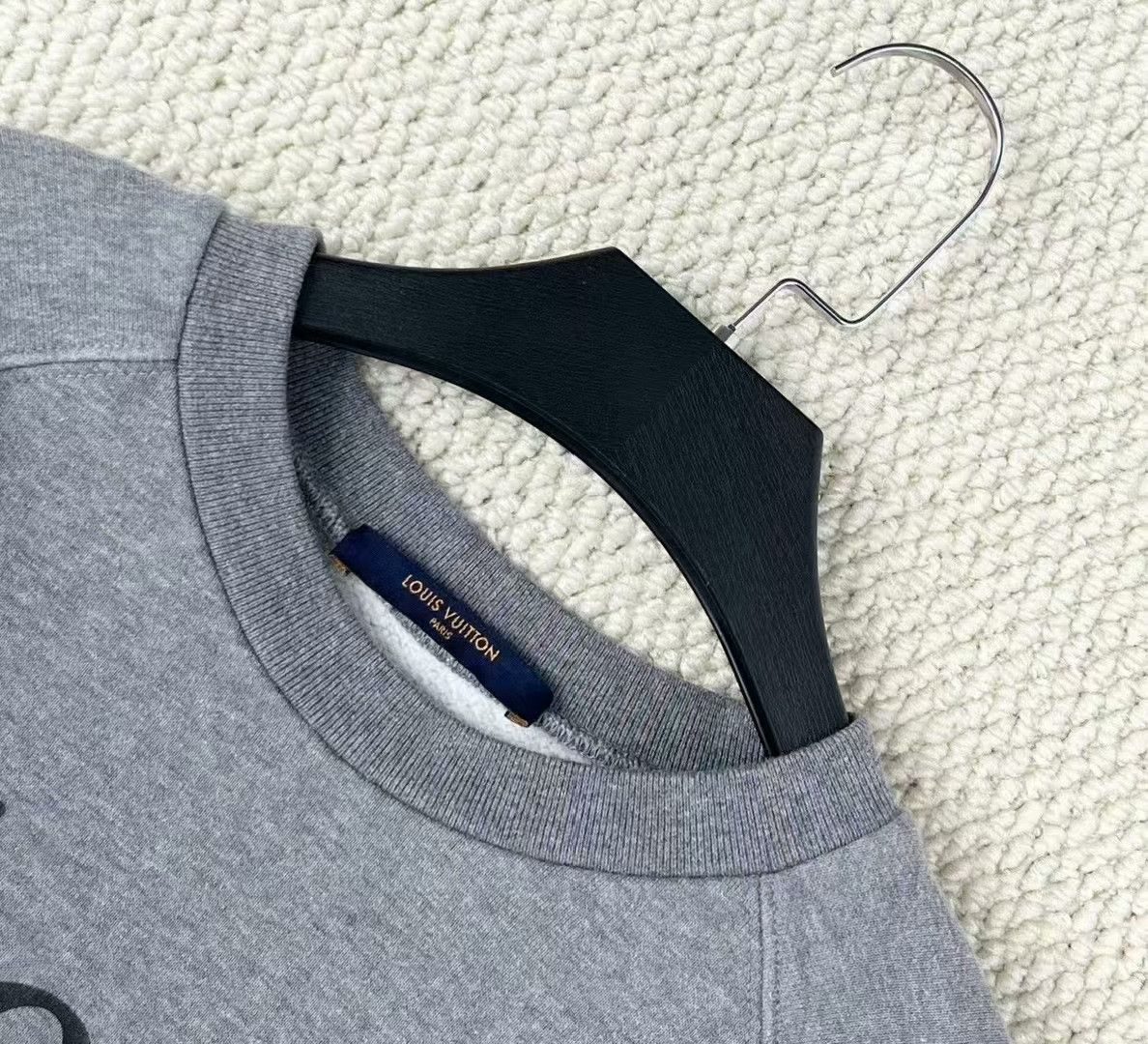 Louis Vuitton louis vuitton x nigo gray logo sweatshirt Size US M / EU 48-50 / 2 - 3 Thumbnail