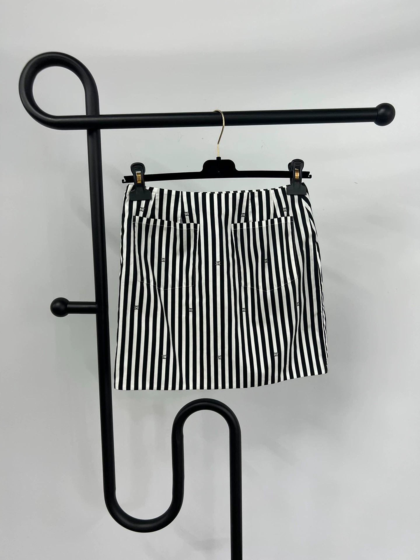 Chanel Chanel 24M Stripe CC Crystal Skirt Size 24" / US 00 / IT 34 - 2 Thumbnail