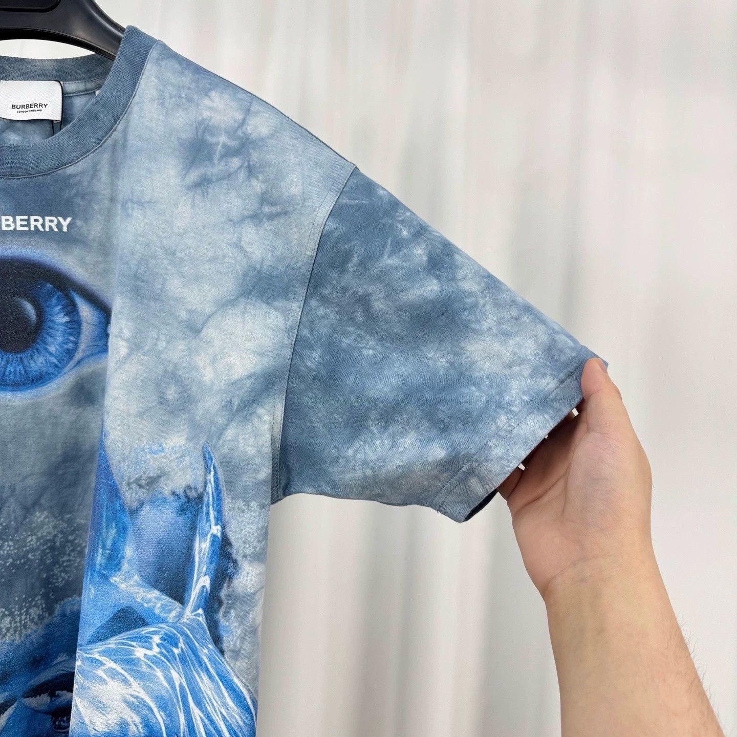 Burberry Burberry Shark Print Short Sleeve Size M / US 6-8 / IT 42-44 - 4 Thumbnail