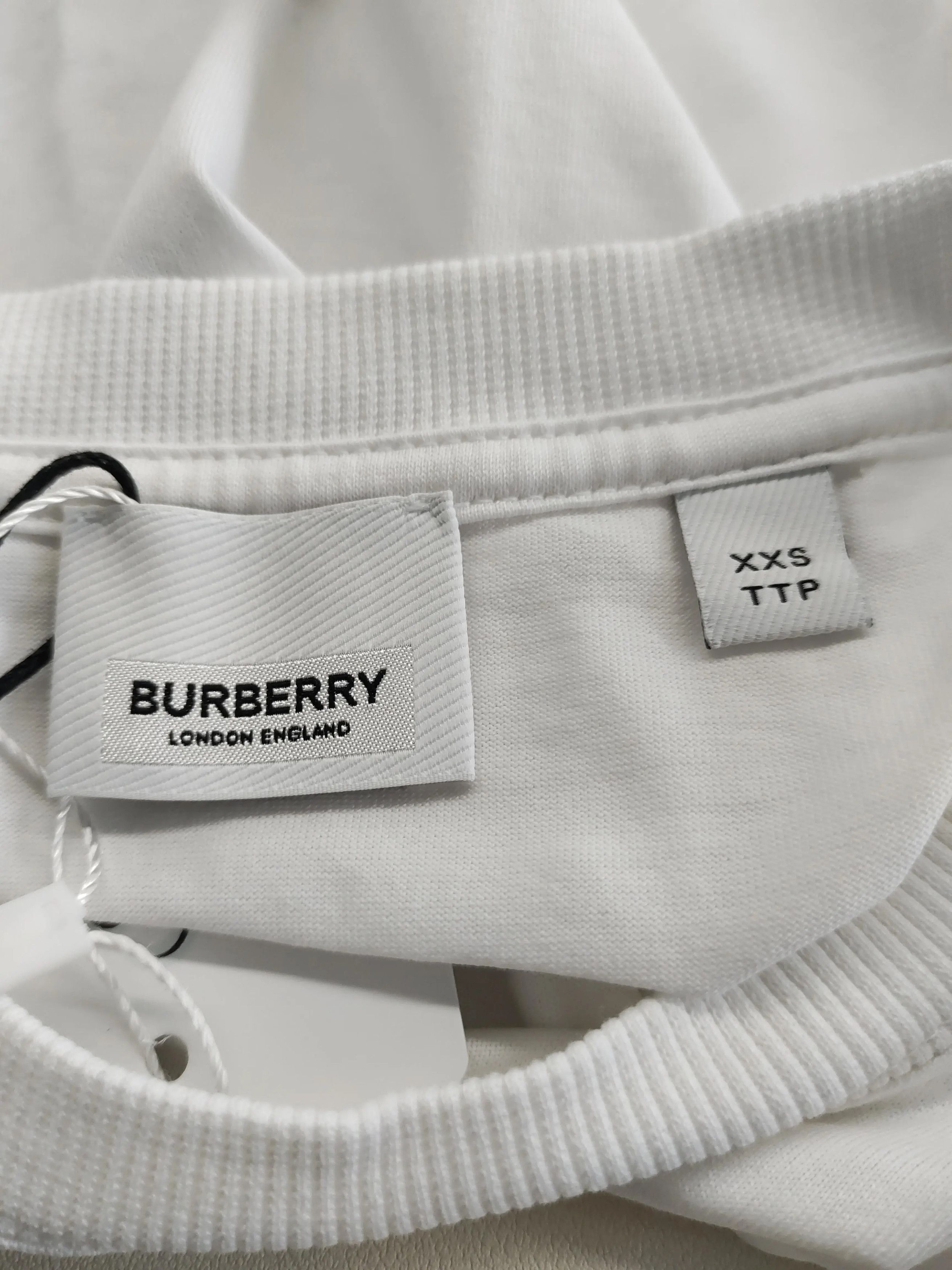 Burberry Burberry Solid Short Sleeve T-Shirt Size M / US 6-8 / IT 42-44 - 3 Thumbnail