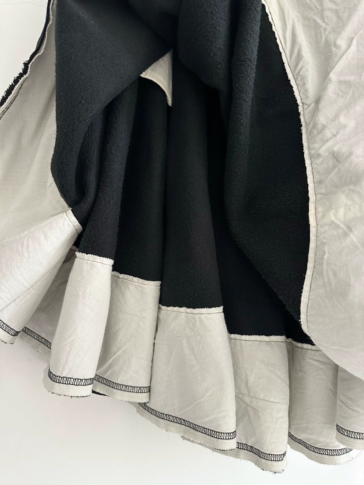 Comme des Garcons Comme des Garcons Wool Pleated Skirt Size 26" / US 2 / IT 38 - 8 Thumbnail