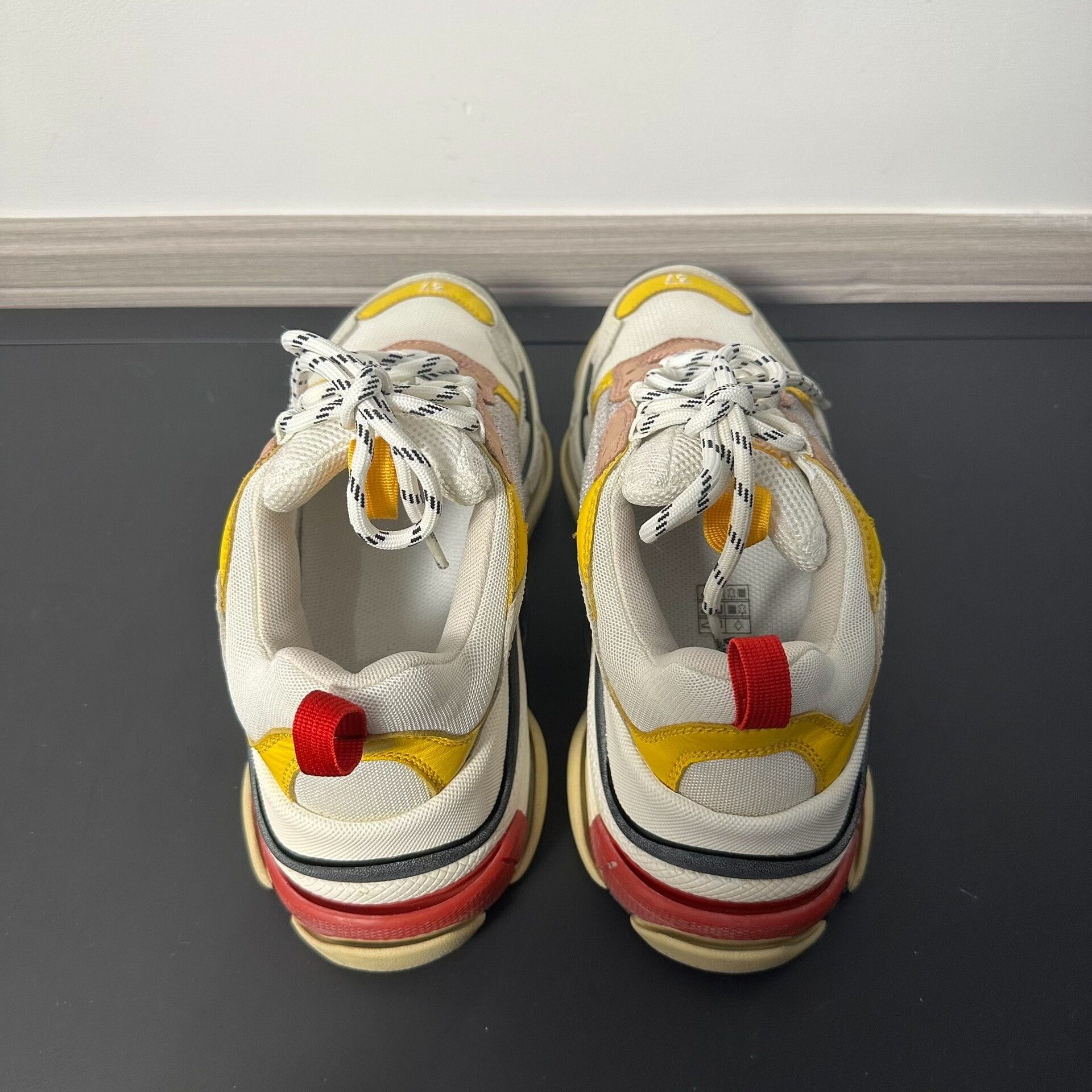 Balenciaga balenciaga triple s dad sneakers vintage wash Size US 6 / IT 36 - 4 Thumbnail