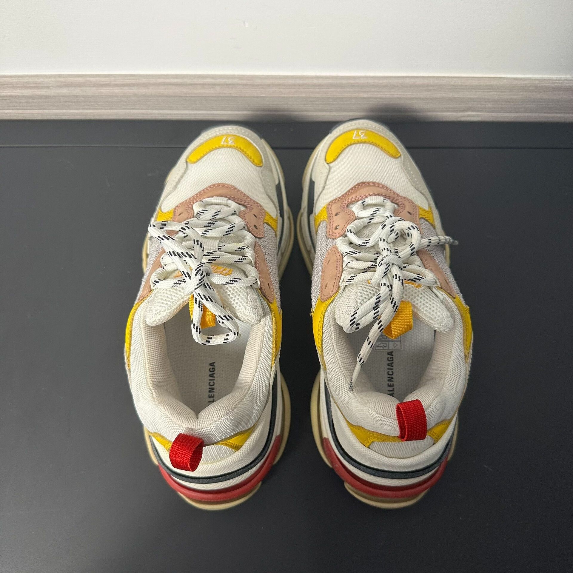Balenciaga balenciaga triple s dad sneakers vintage wash Size US 6 / IT 36 - 5 Thumbnail