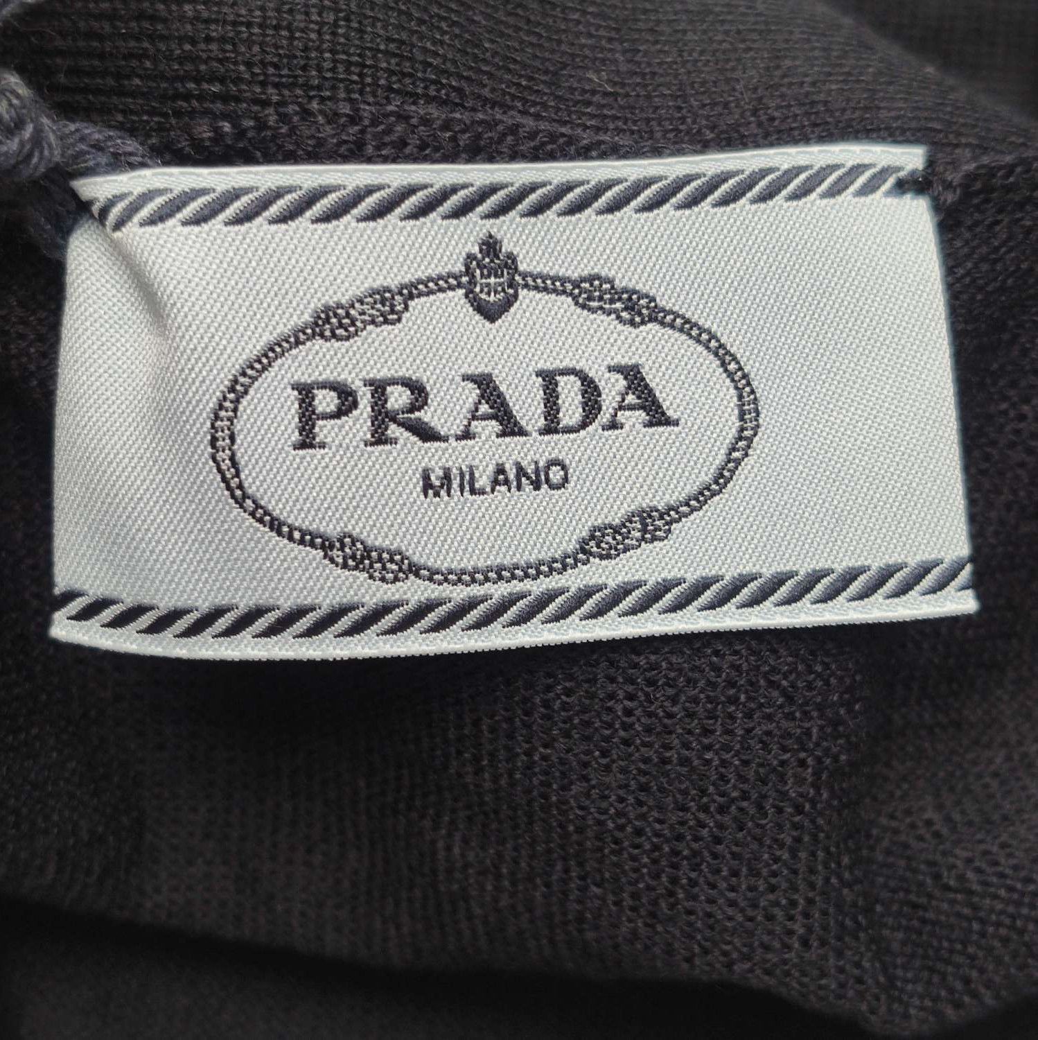 Prada Prada Wool V-Neck Cardigan in Navy Blue 0089 Size M / US 6-8 / IT 42-44 - 4 Thumbnail
