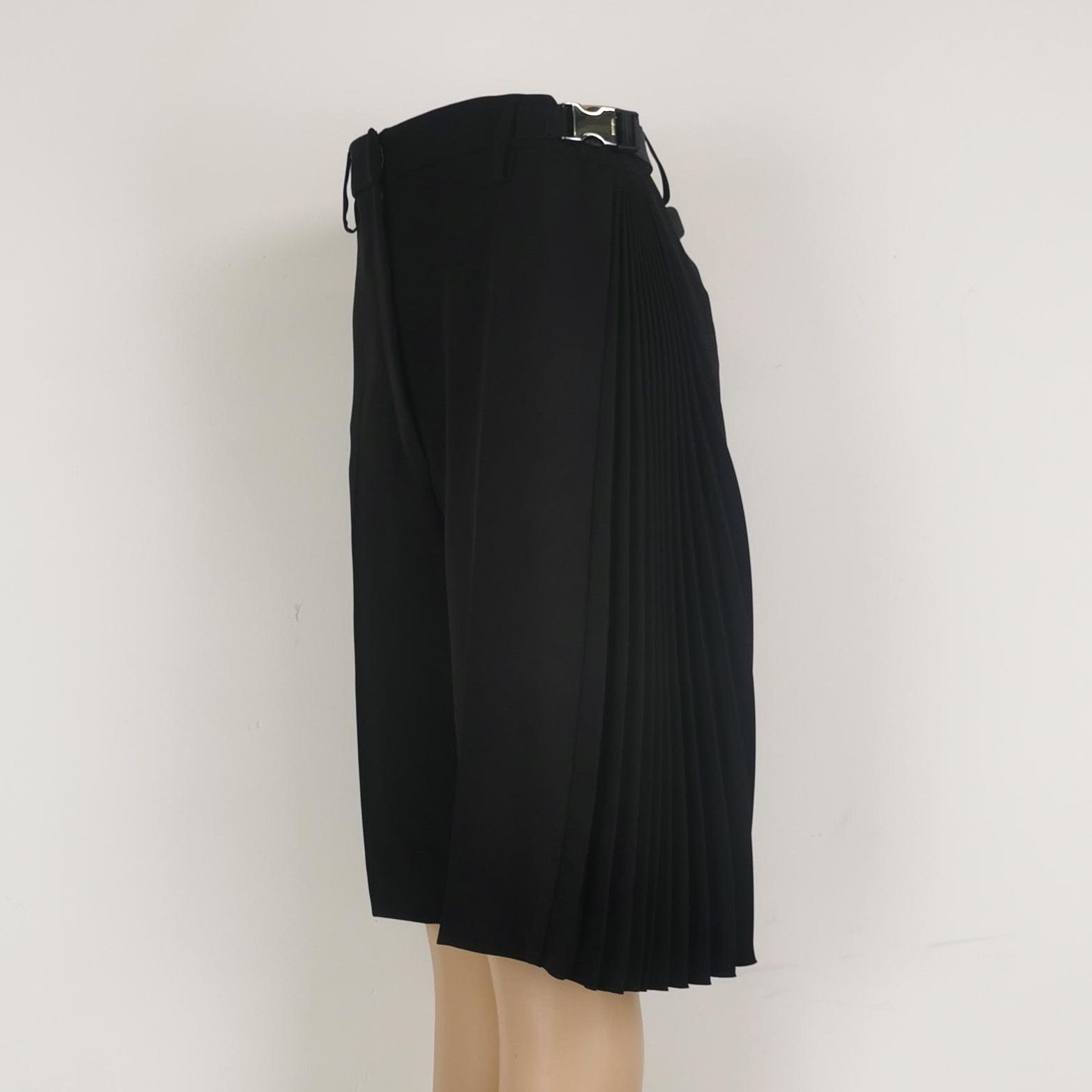 Prada Prada Black Pleated Tie Shorts Size 38 0089 Size 38" / US 16 / IT 52 - 2 Thumbnail