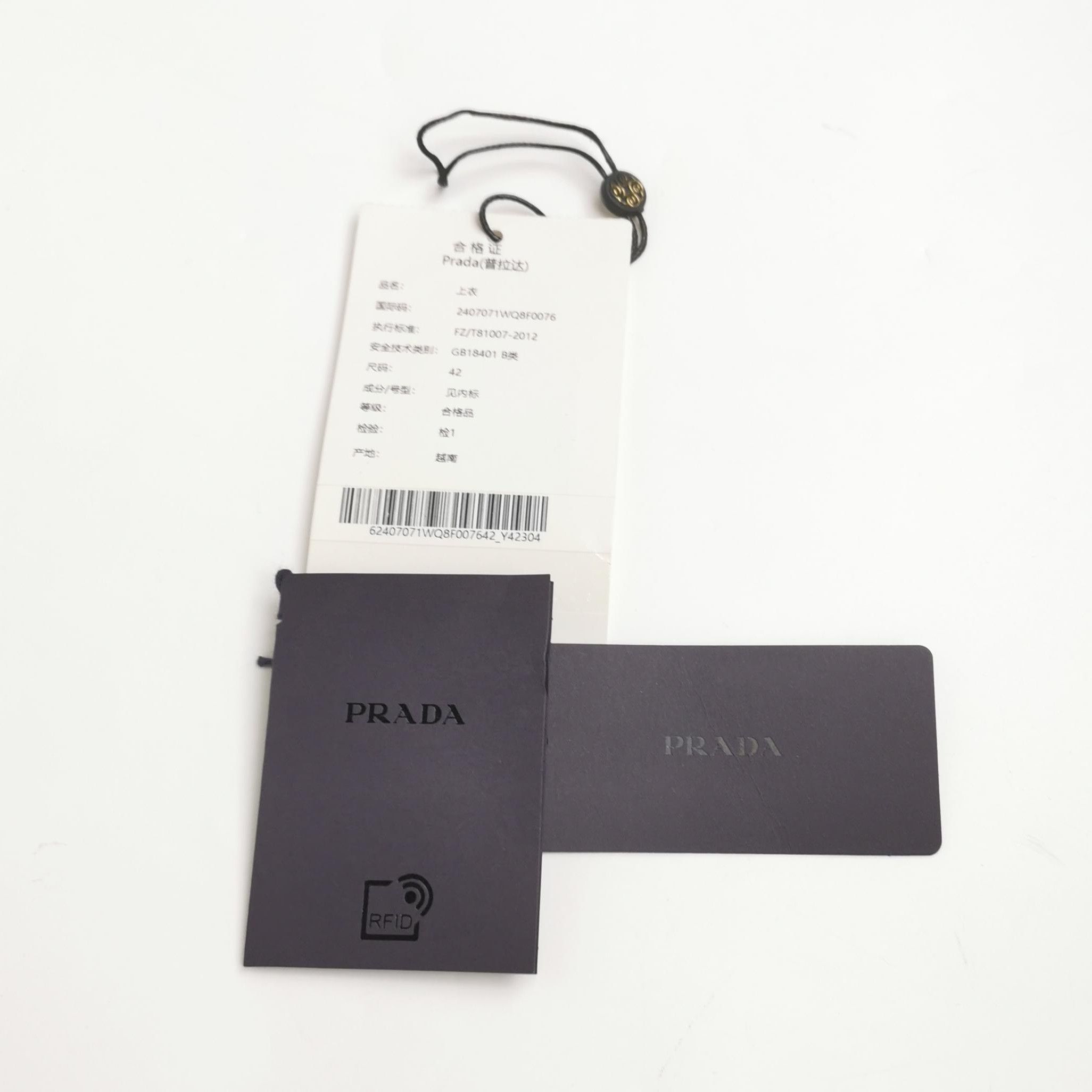 Prada Prada Solid Color Triangle Logo Vest 0089 Size L / US 10 / IT 46 - 4 Thumbnail
