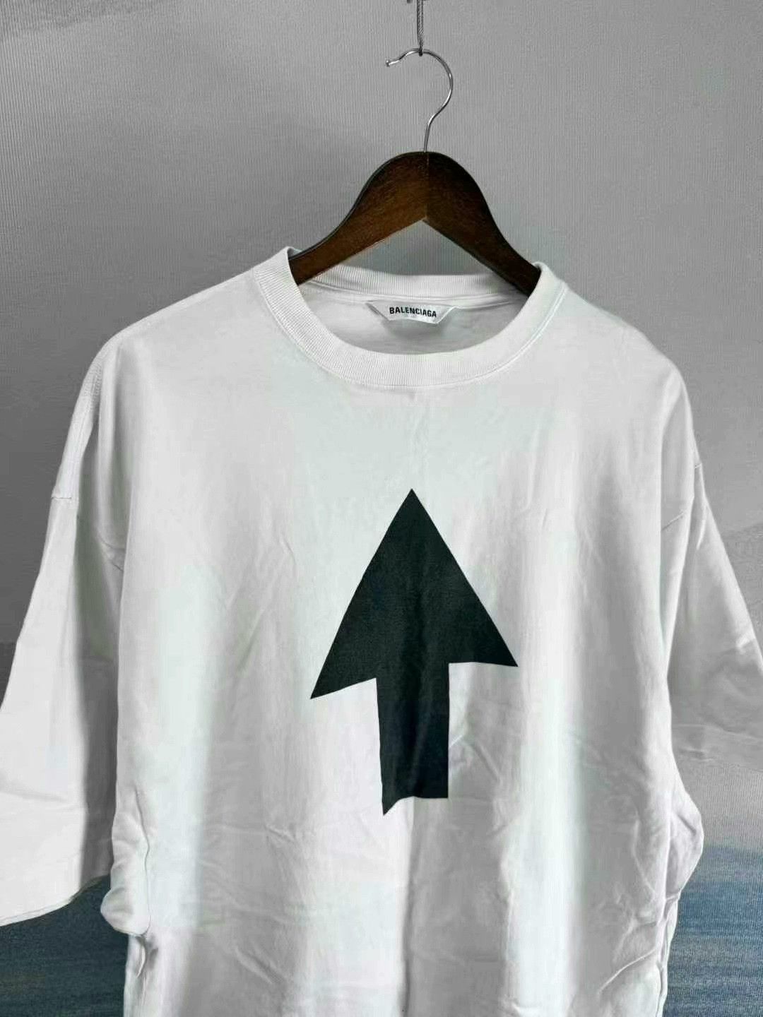 Balenciaga balenciaga white short sleeve wifi shirt Size US XS / EU 42 / 0 - 2 Thumbnail