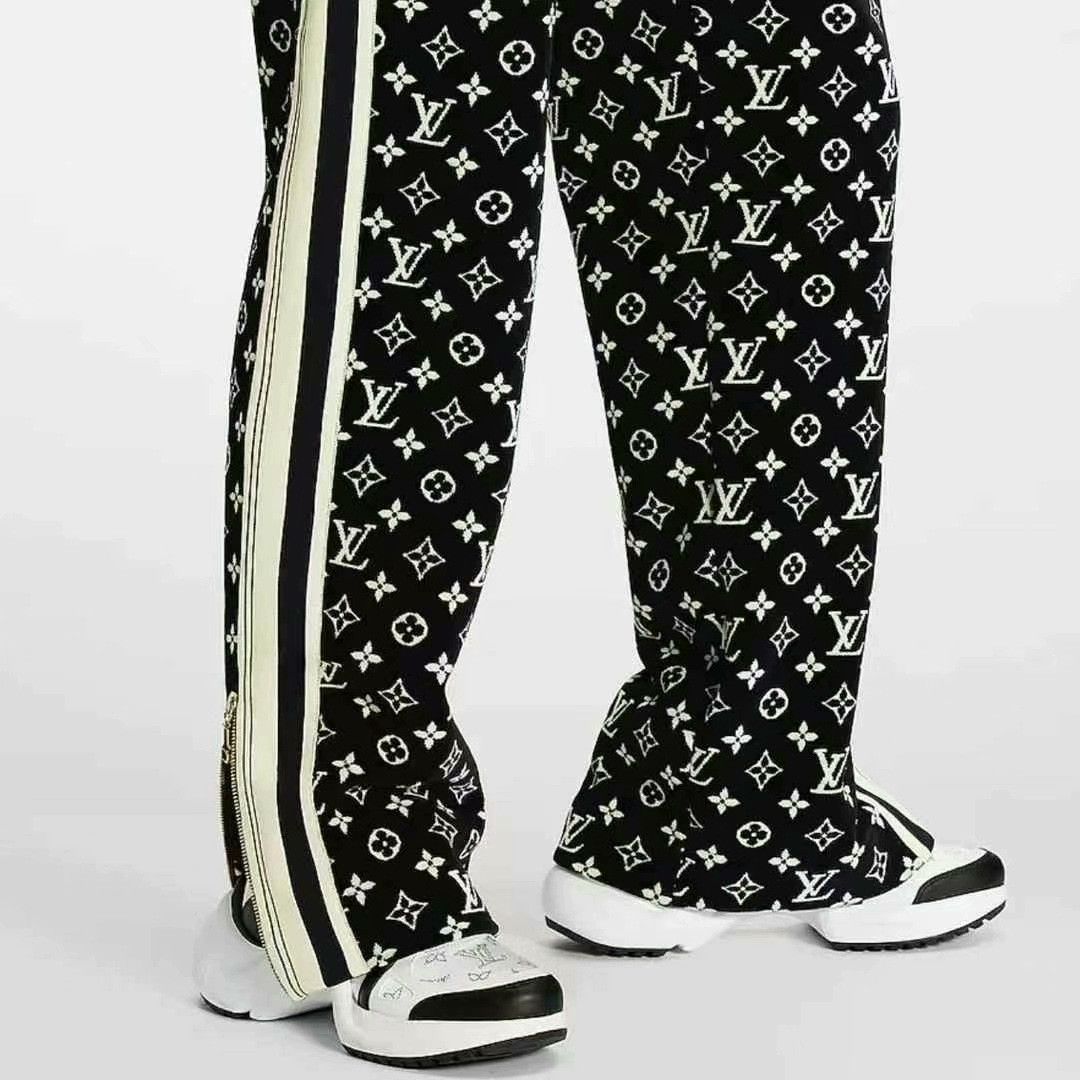Louis Vuitton louis vuitton monogram jogger pants size L Size US 34 / EU 50 - 9 Thumbnail