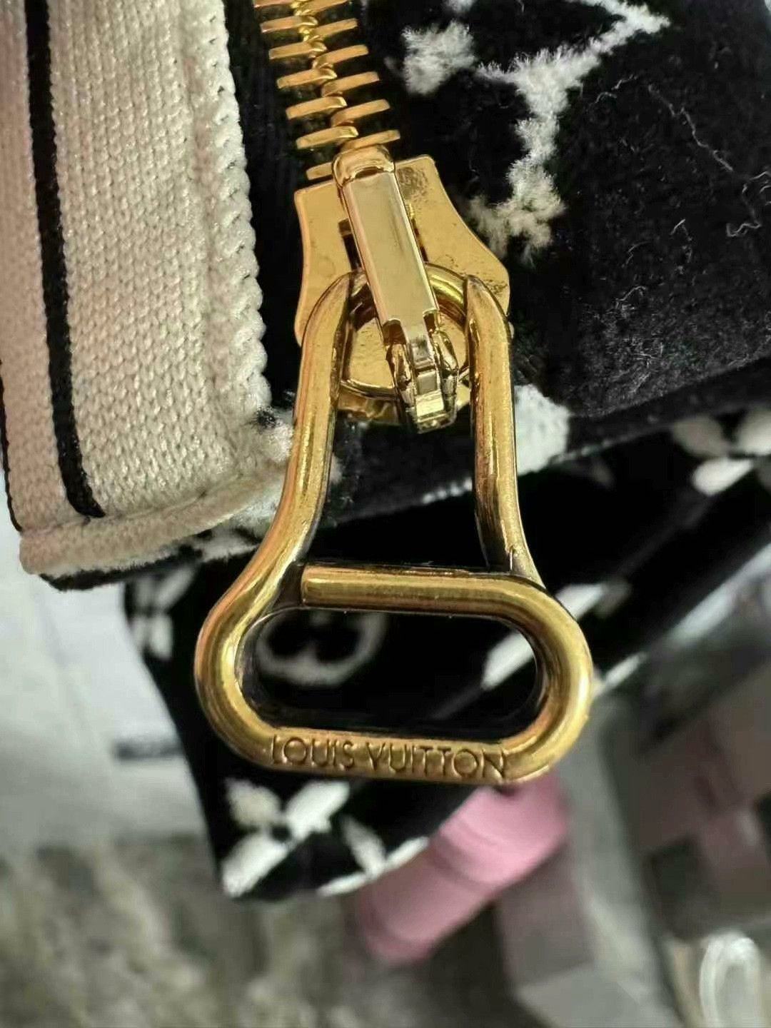 Louis Vuitton louis vuitton monogram jogger pants size L Size US 34 / EU 50 - 6 Thumbnail
