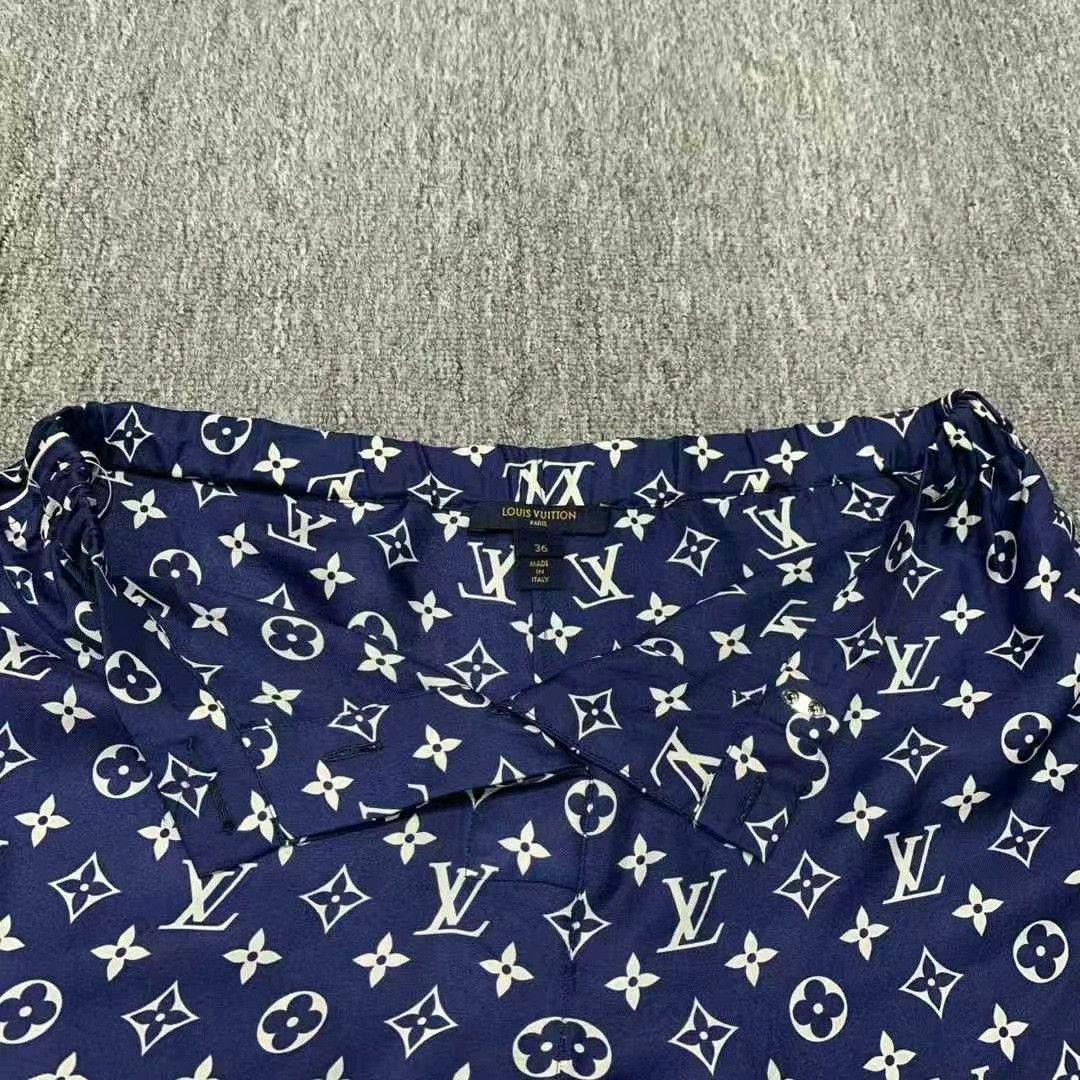 Louis Vuitton Louis Vuitton Blue Printed Shorts Size 36 Size US 36 / EU 52 - 3 Thumbnail