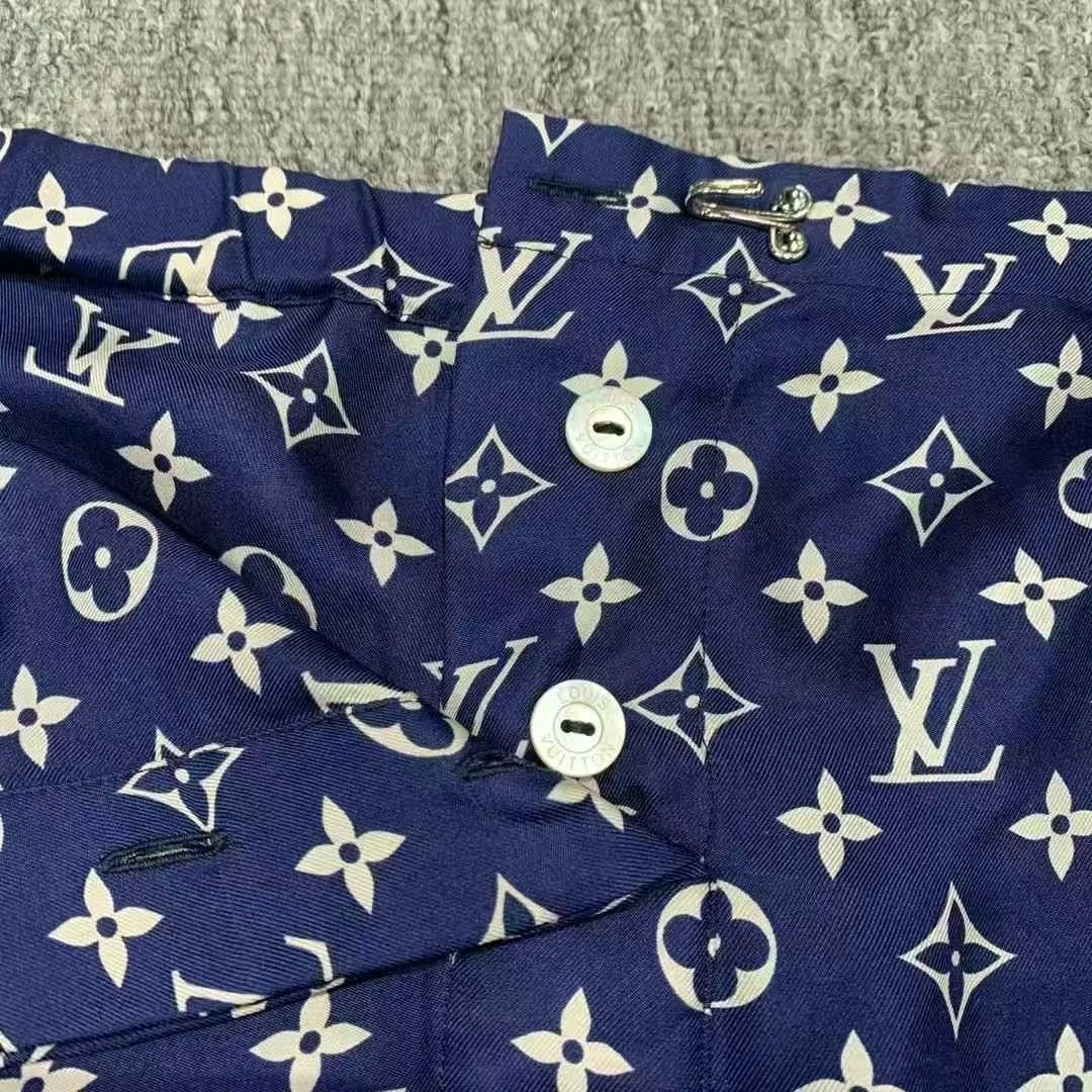 Louis Vuitton Louis Vuitton Blue Printed Shorts Size 36 Size US 36 / EU 52 - 4 Thumbnail