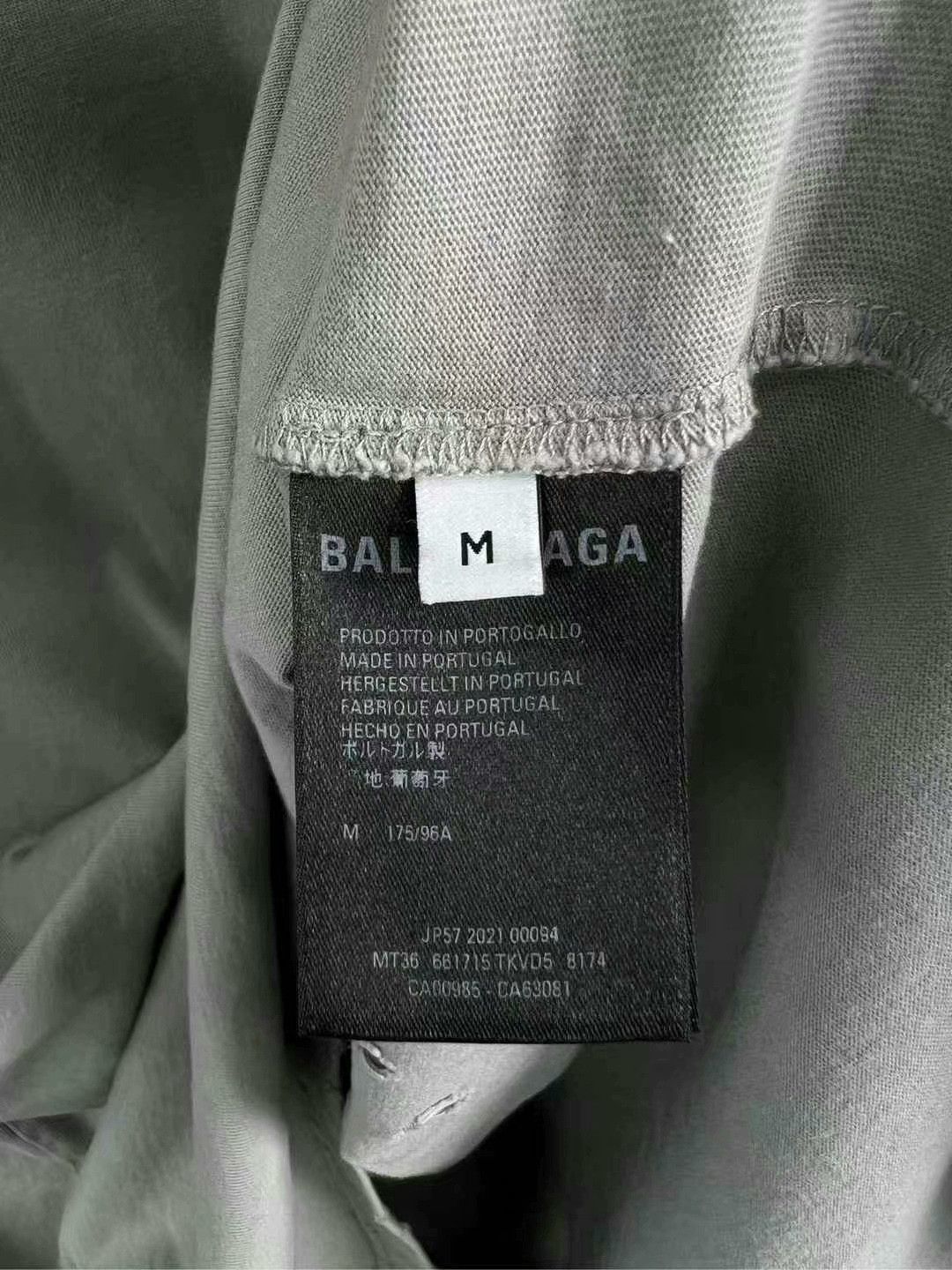 Balenciaga balenciaga distressed short sleeve t-shirt Size US M / EU 48-50 / 2 - 4 Thumbnail