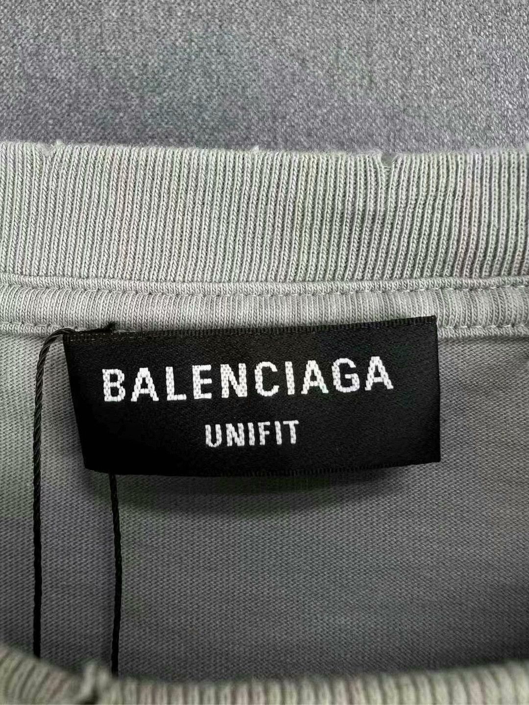 Balenciaga balenciaga distressed short sleeve t-shirt Size US M / EU 48-50 / 2 - 3 Thumbnail