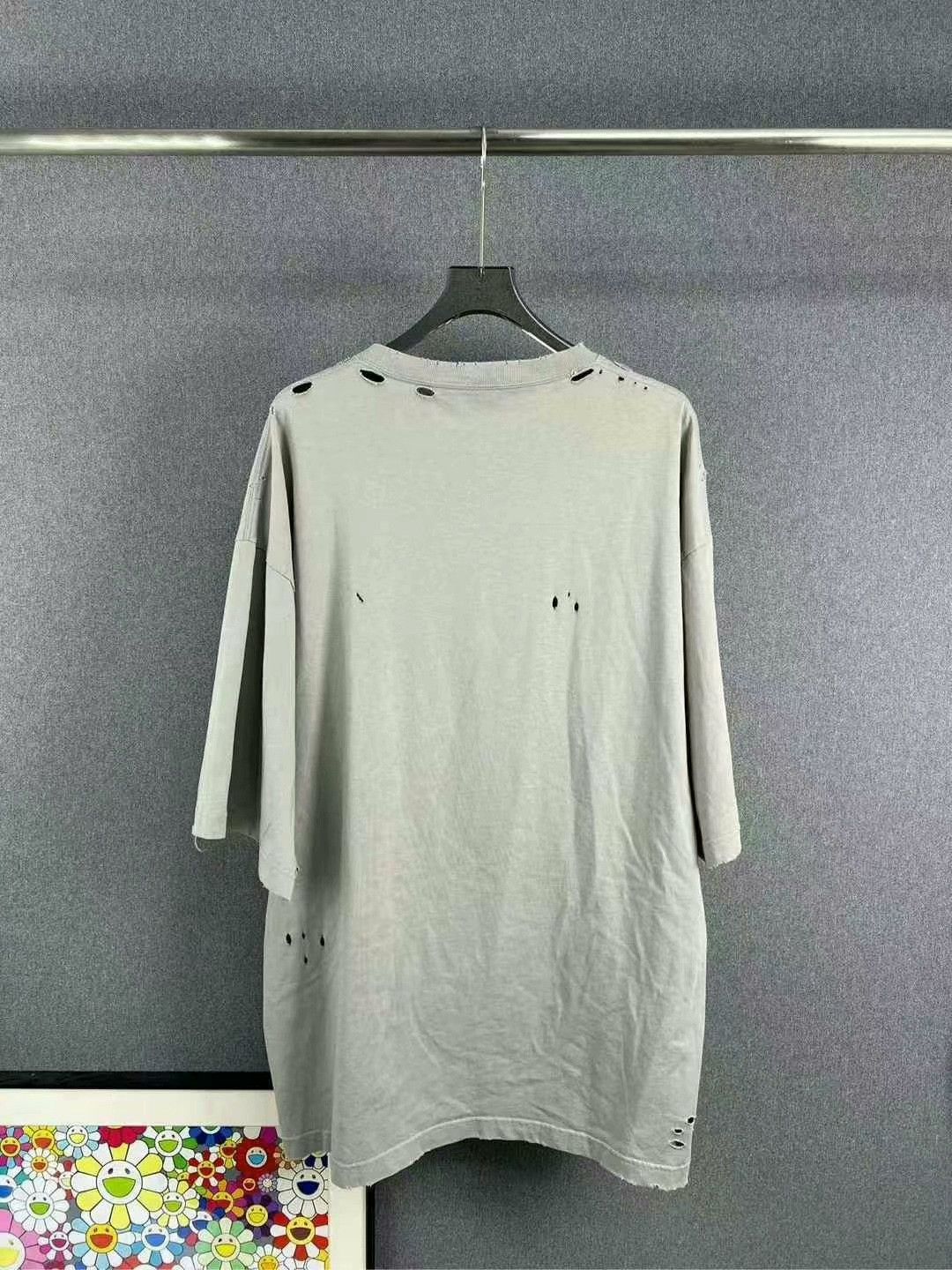 Balenciaga balenciaga distressed short sleeve t-shirt Size US M / EU 48-50 / 2 - 2 Thumbnail