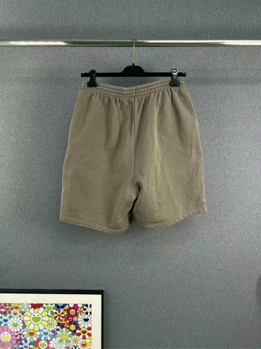 Balenciaga balenciaga embroidered logo shorts in beige Size US 26 / EU 42 - 2 Thumbnail