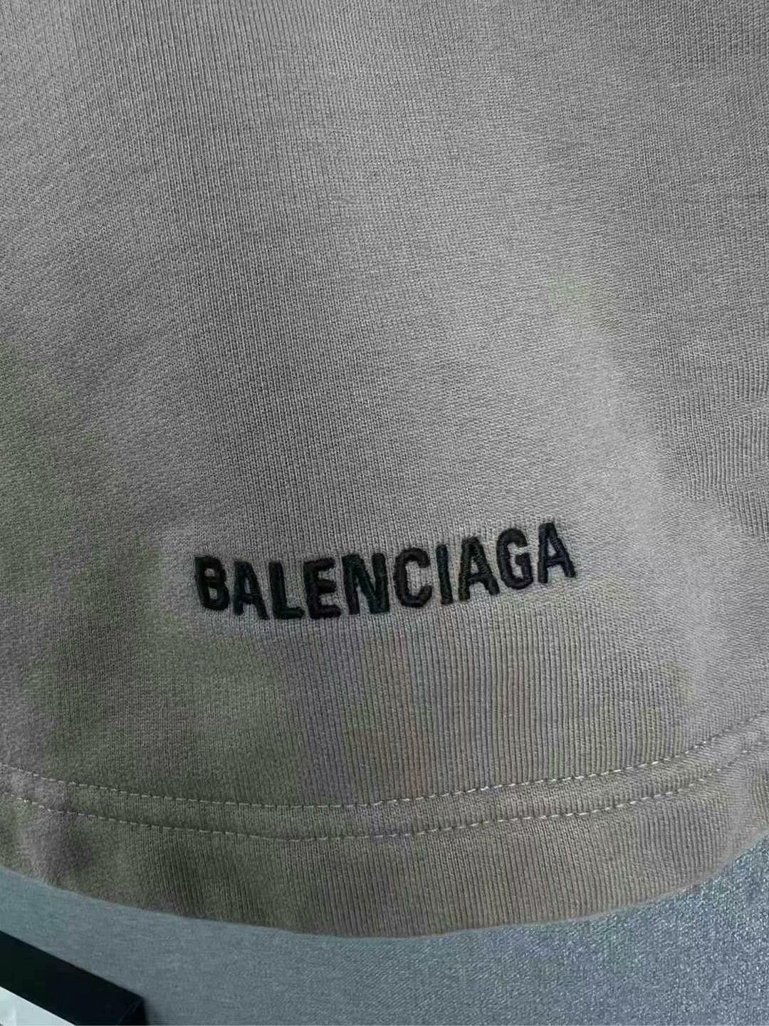 Balenciaga balenciaga embroidered logo shorts in beige Size US 26 / EU 42 - 3 Thumbnail