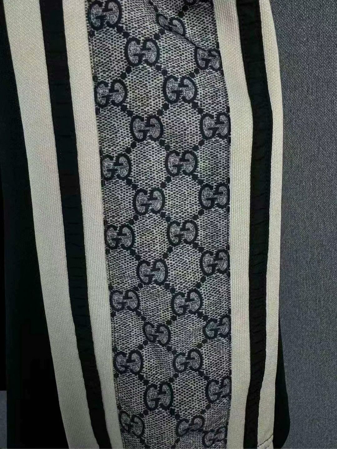Gucci gucci logo snake print shorts for men Size US 26 / EU 42 - 3 Thumbnail
