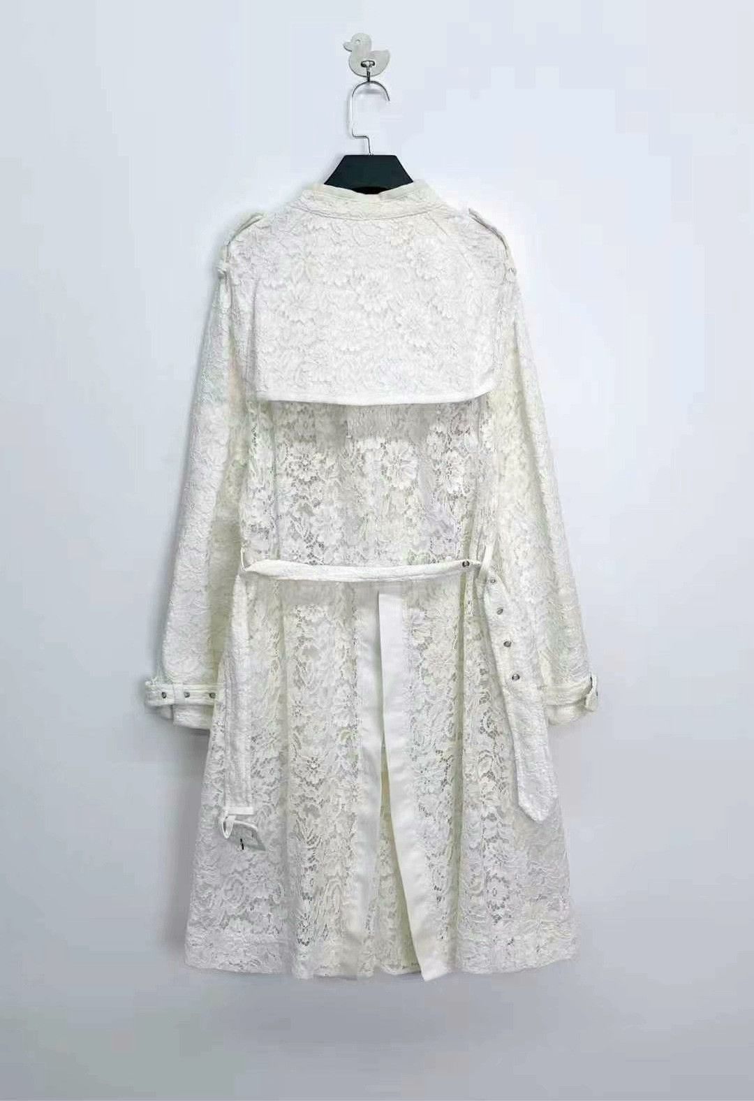 Givenchy Givenchy White Lace Double-Breasted Coat Size M / US 6-8 / IT 42-44 - 2 Thumbnail