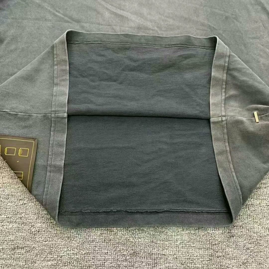 Louis Vuitton lv water-washed gray short sleeve t-shirt Size US L / EU 52-54 / 3 - 4 Thumbnail