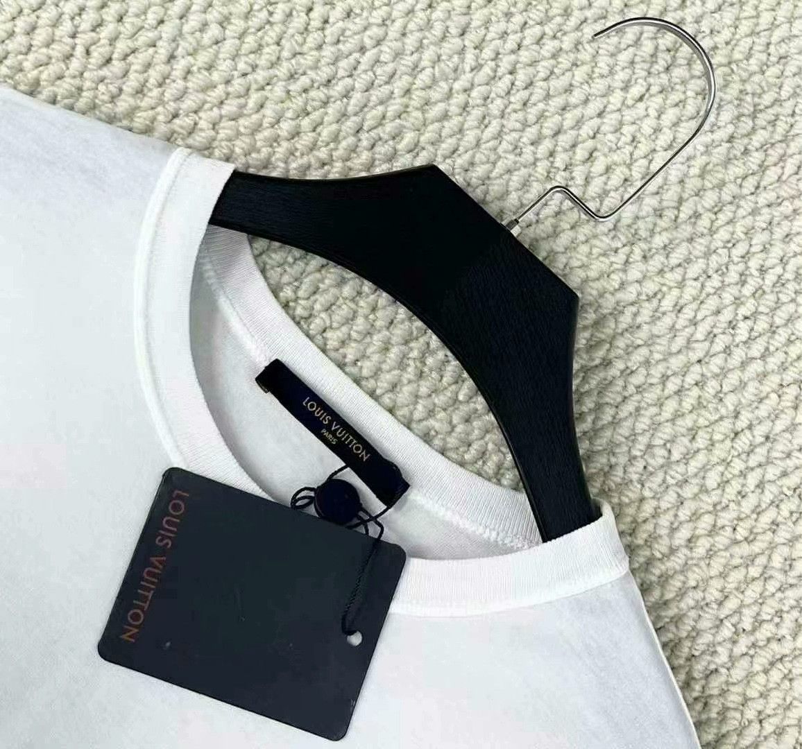 Louis Vuitton louis vuitton white pocket logo short sleeve tee Size US XS / EU 42 / 0 - 3 Thumbnail