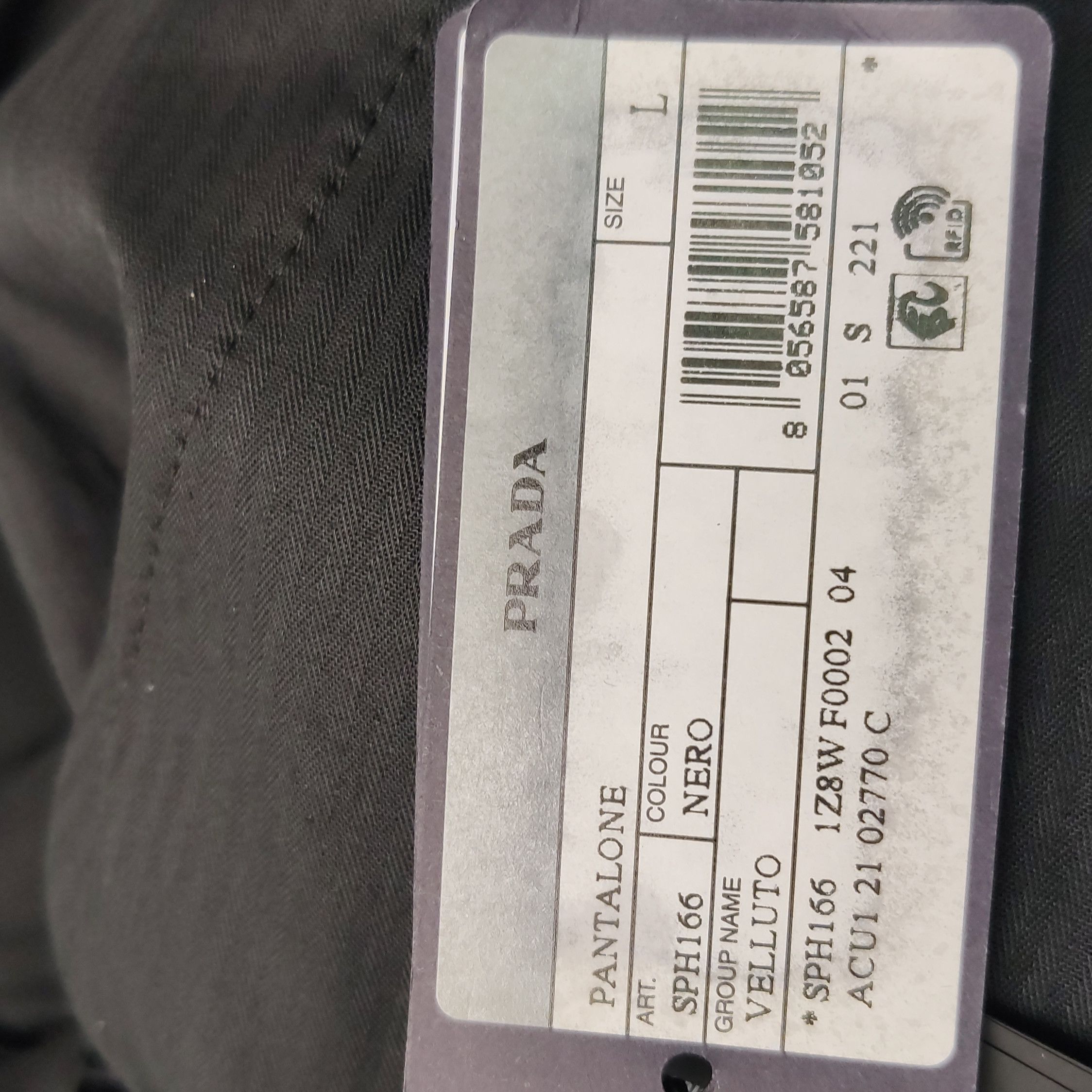 Prada Prada Logo Black Sweatpants for Women 0089 Size 30" / US 8 / IT 44 - 8 Thumbnail