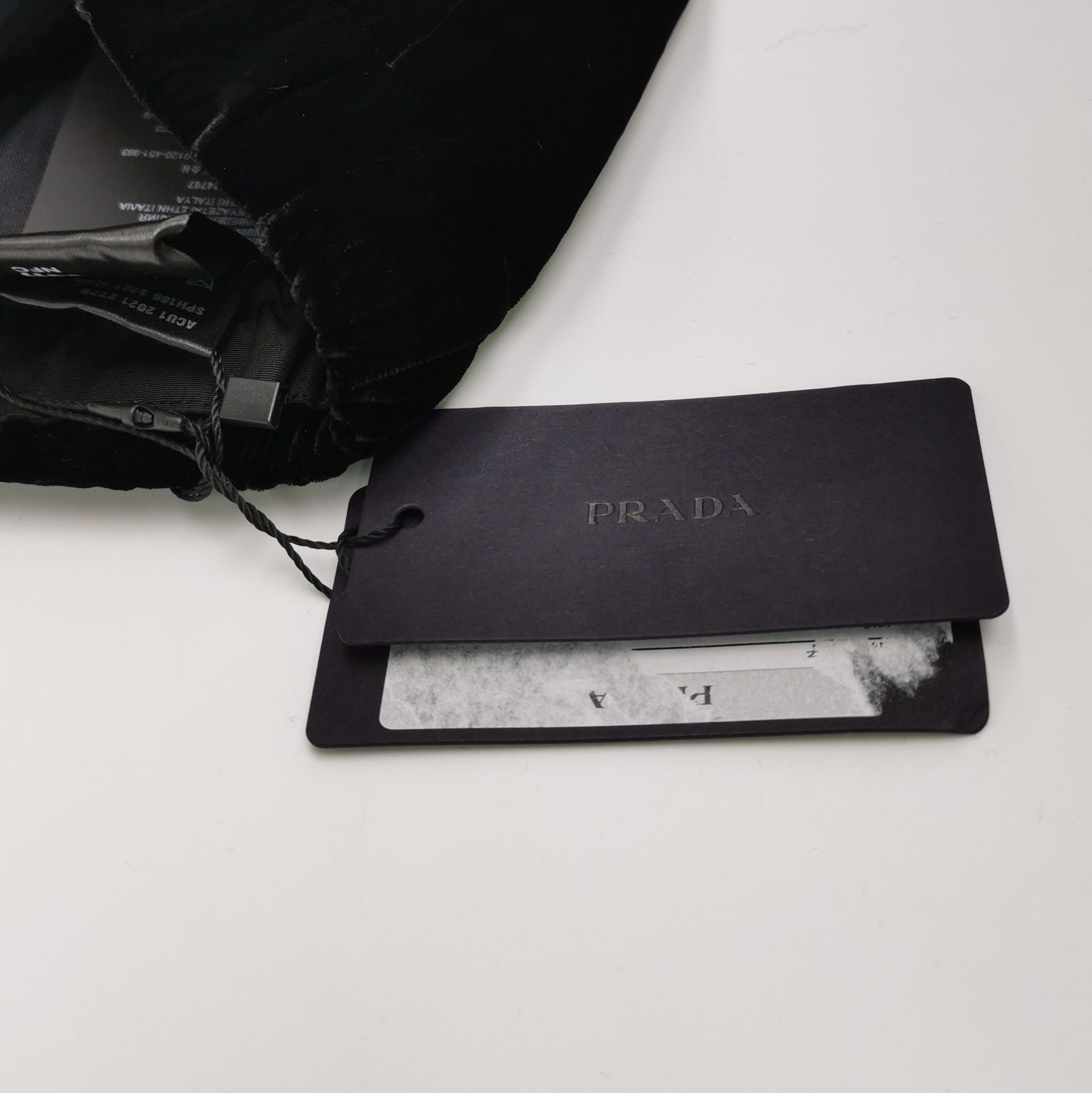 Prada Prada Logo Black Sweatpants for Women 0089 Size 30" / US 8 / IT 44 - 4 Thumbnail