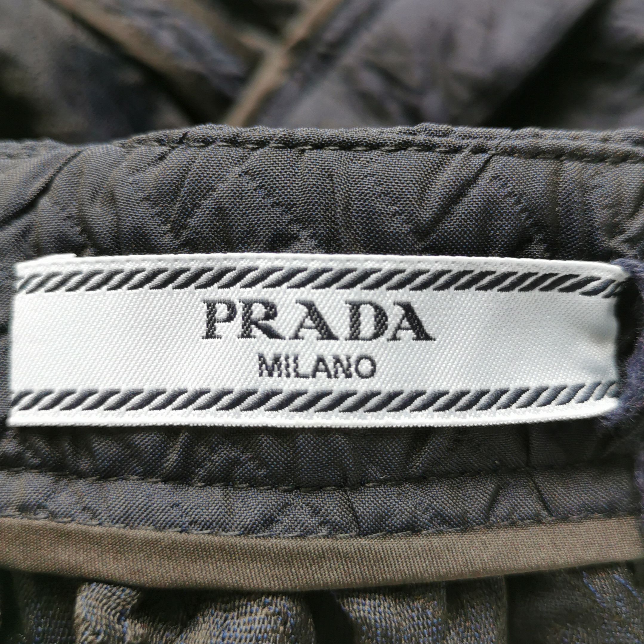 Prada Prada Solid Color Midi Skirt in Size S 0089 Size 23" - 4 Thumbnail