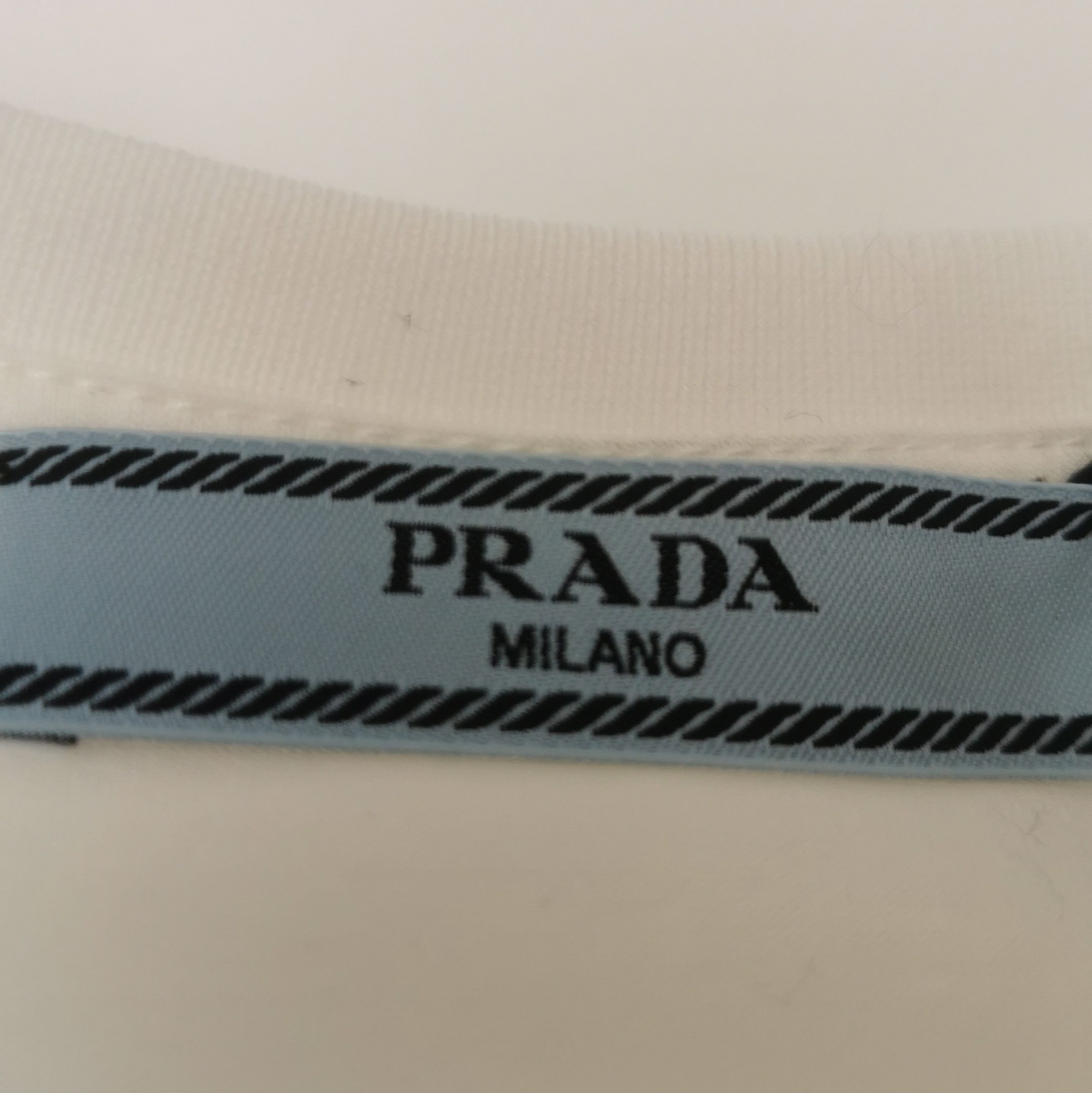Prada Prada Cotton Crew Neck T-Shirt in White 0089 Size S / US 4 / IT 40 - 4 Thumbnail