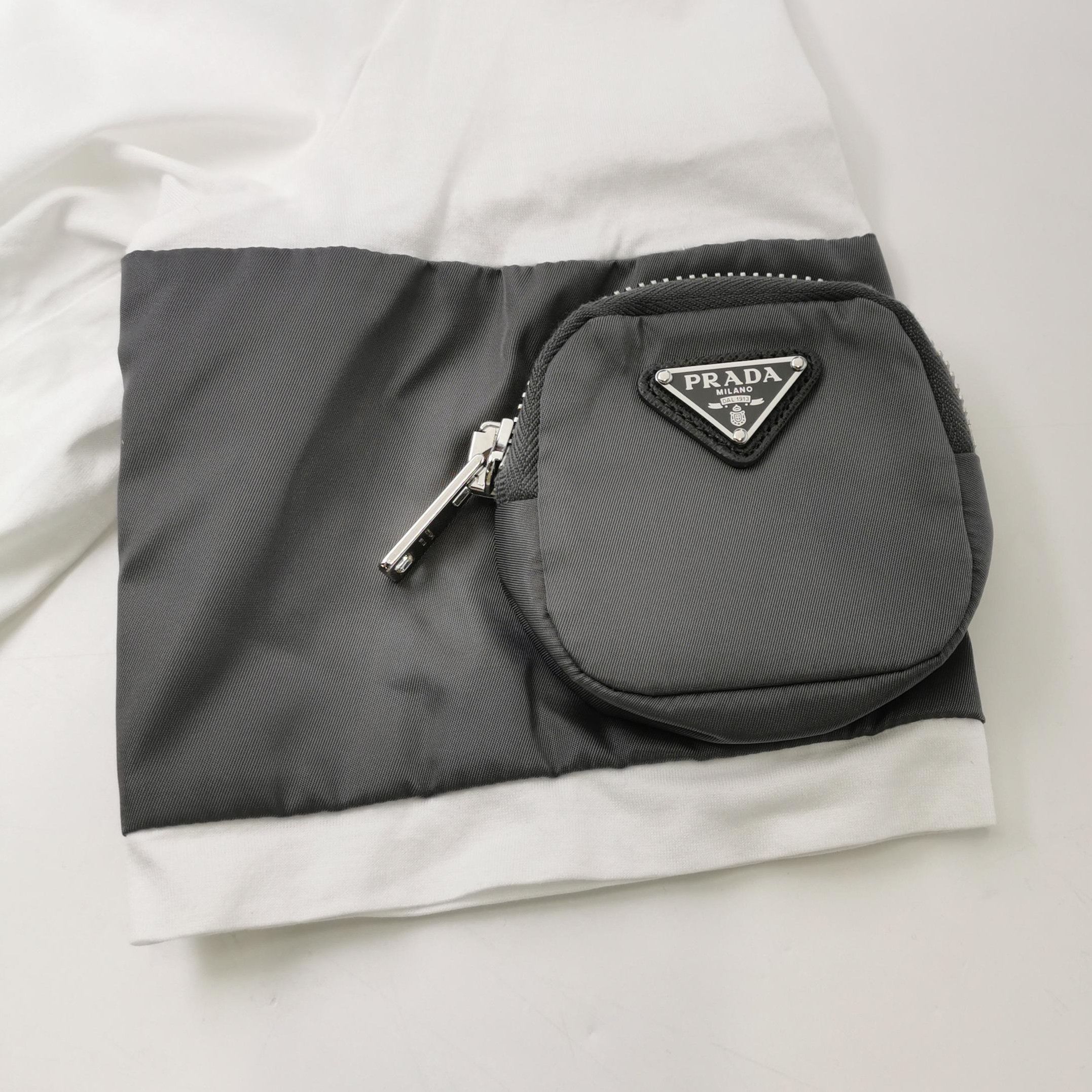 Prada Prada Cotton Triangle Logo Short Sleeve T-Shirt 0089 Size S / US 4 / IT 40 - 3 Thumbnail