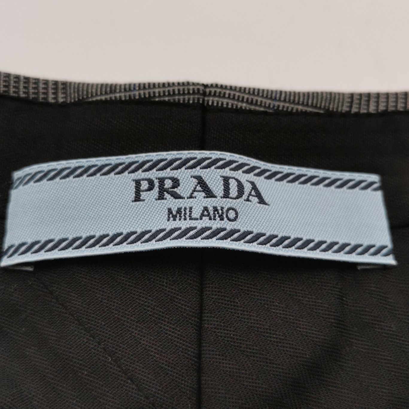 Prada Prada Gray Wool Plaid Cuffed Shorts Size 36 0089 Size 36" / US 14 / IT 50 - 4 Thumbnail