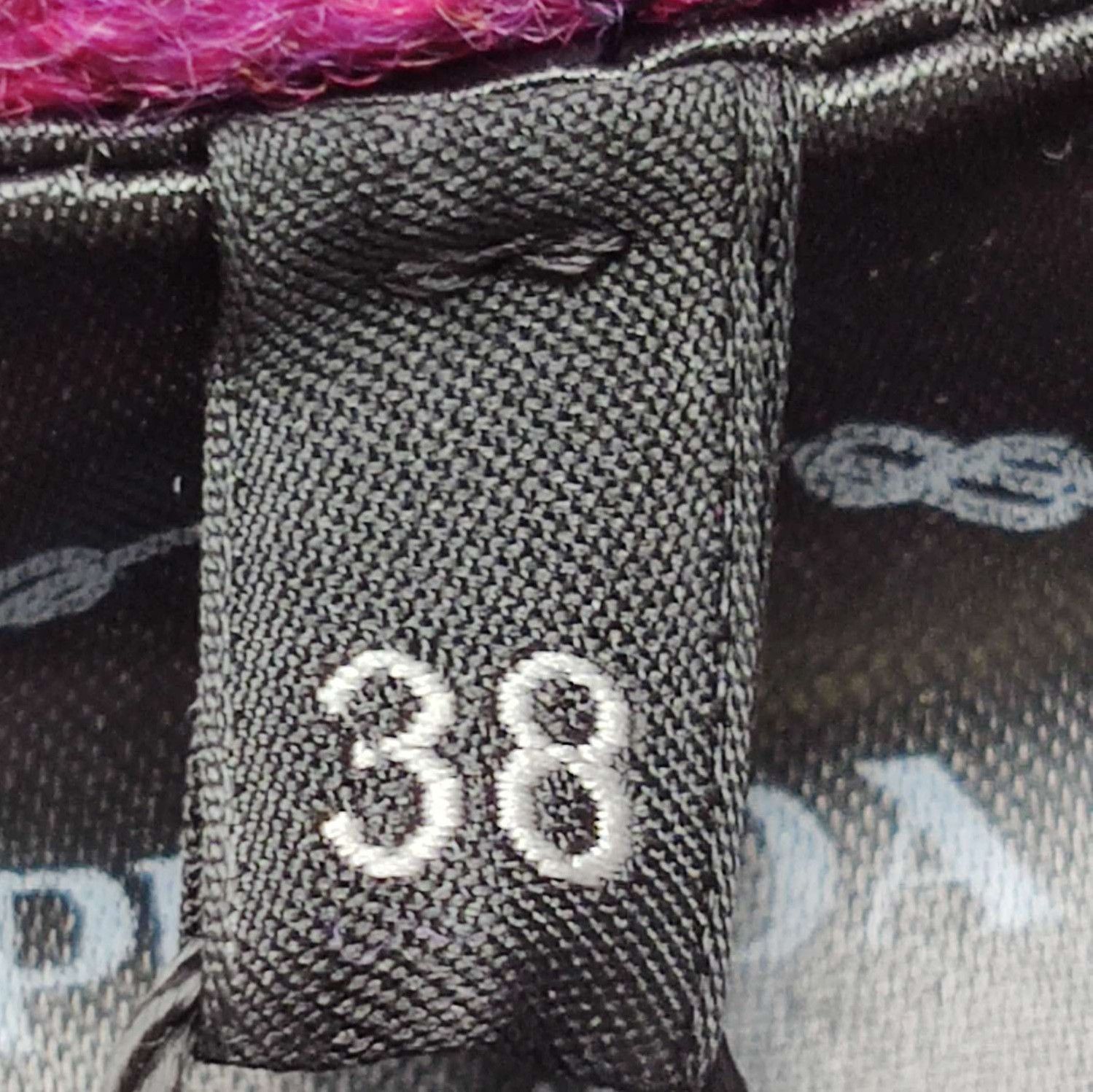 Prada Prada Wool Crewneck Sweater in Bold Color 0089 Size S / US 4 / IT 40 - 6 Thumbnail