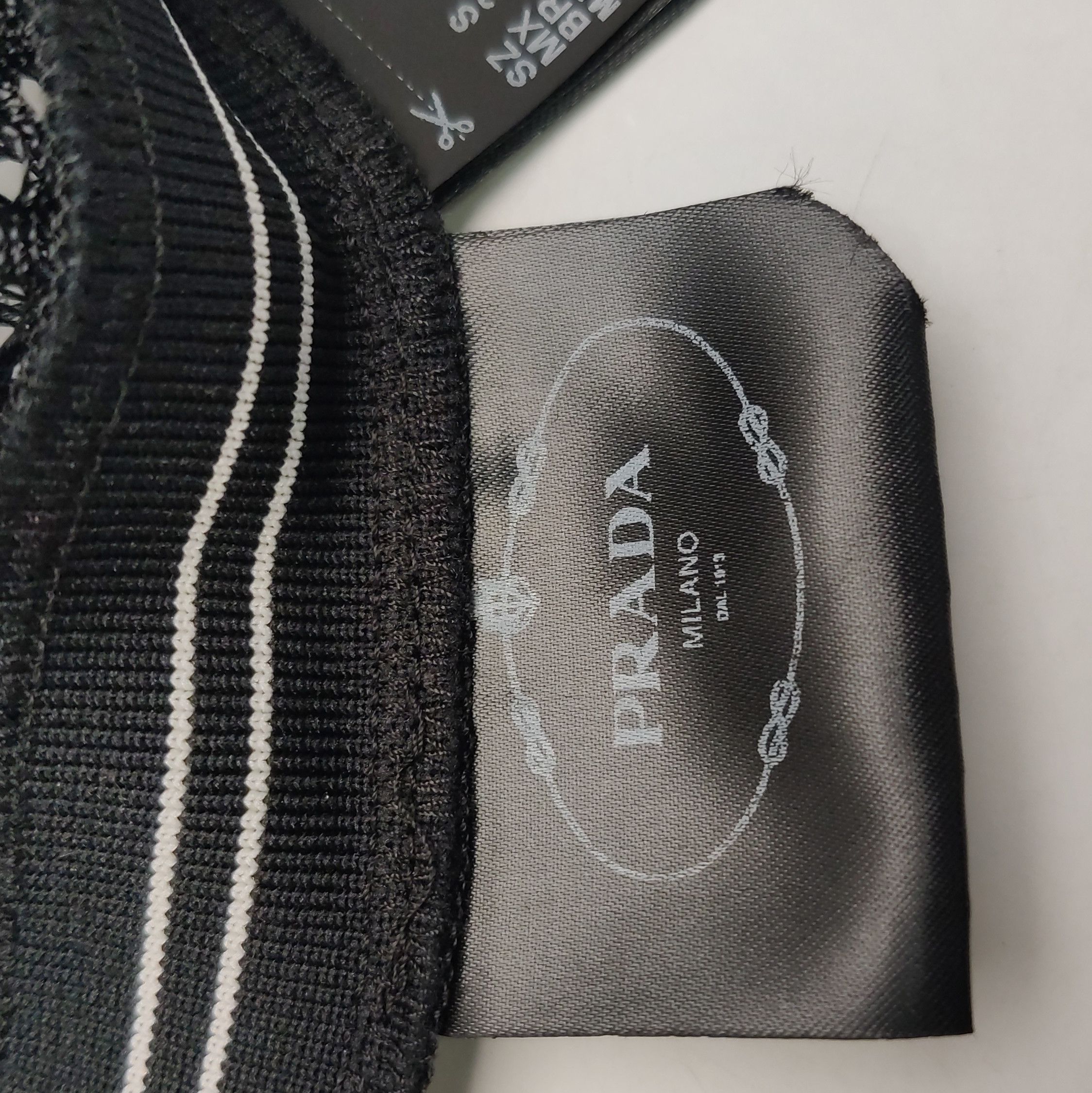 Prada Prada Sleeveless Polo Mesh Top Size S 0089 Size S / US 4 / IT 40 - 11 Thumbnail