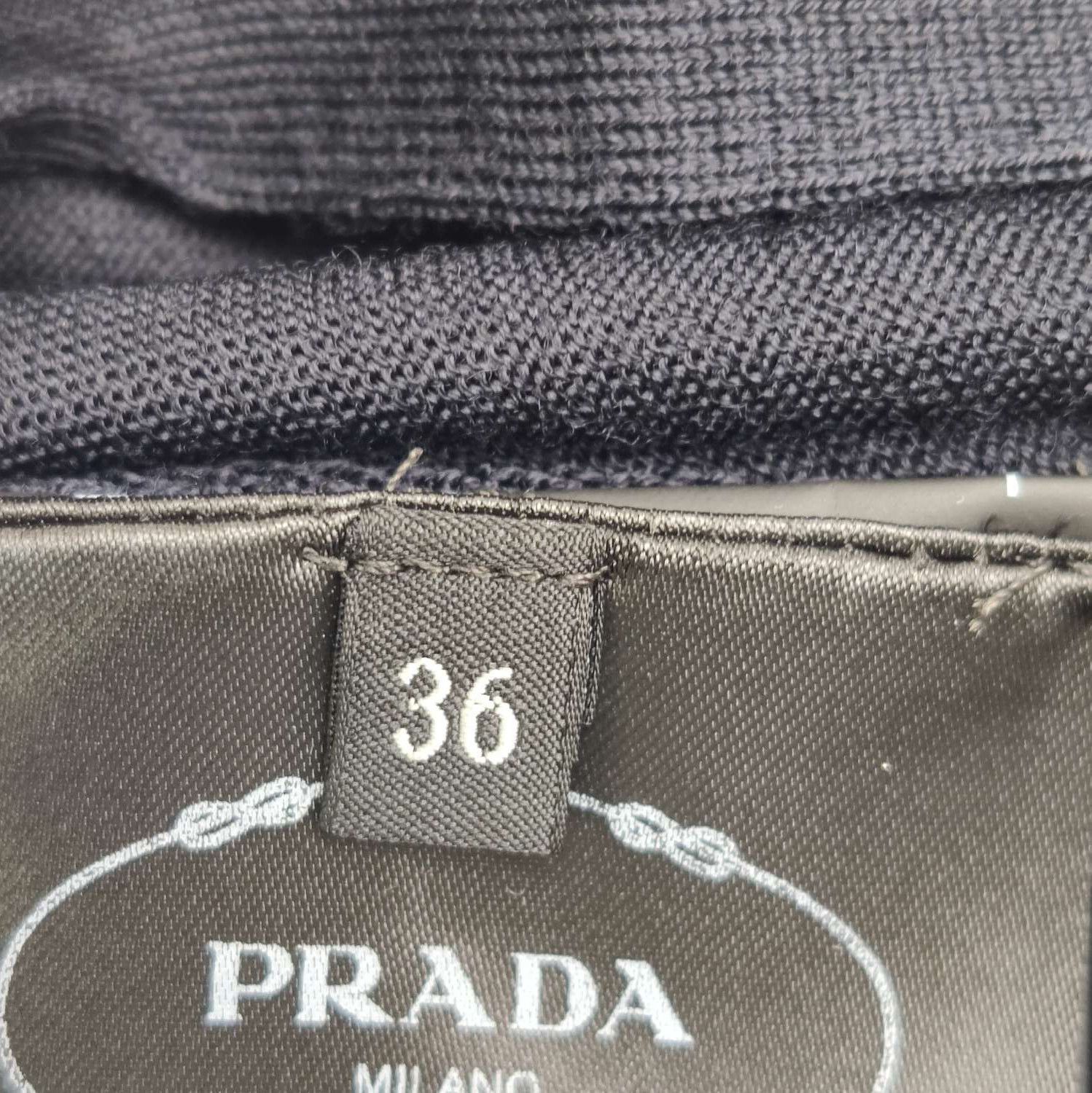 Prada Prada Wool V-Neck Cardigan in Classic Black 0089 Size XXS / US 00 / IT 34 - 6 Thumbnail