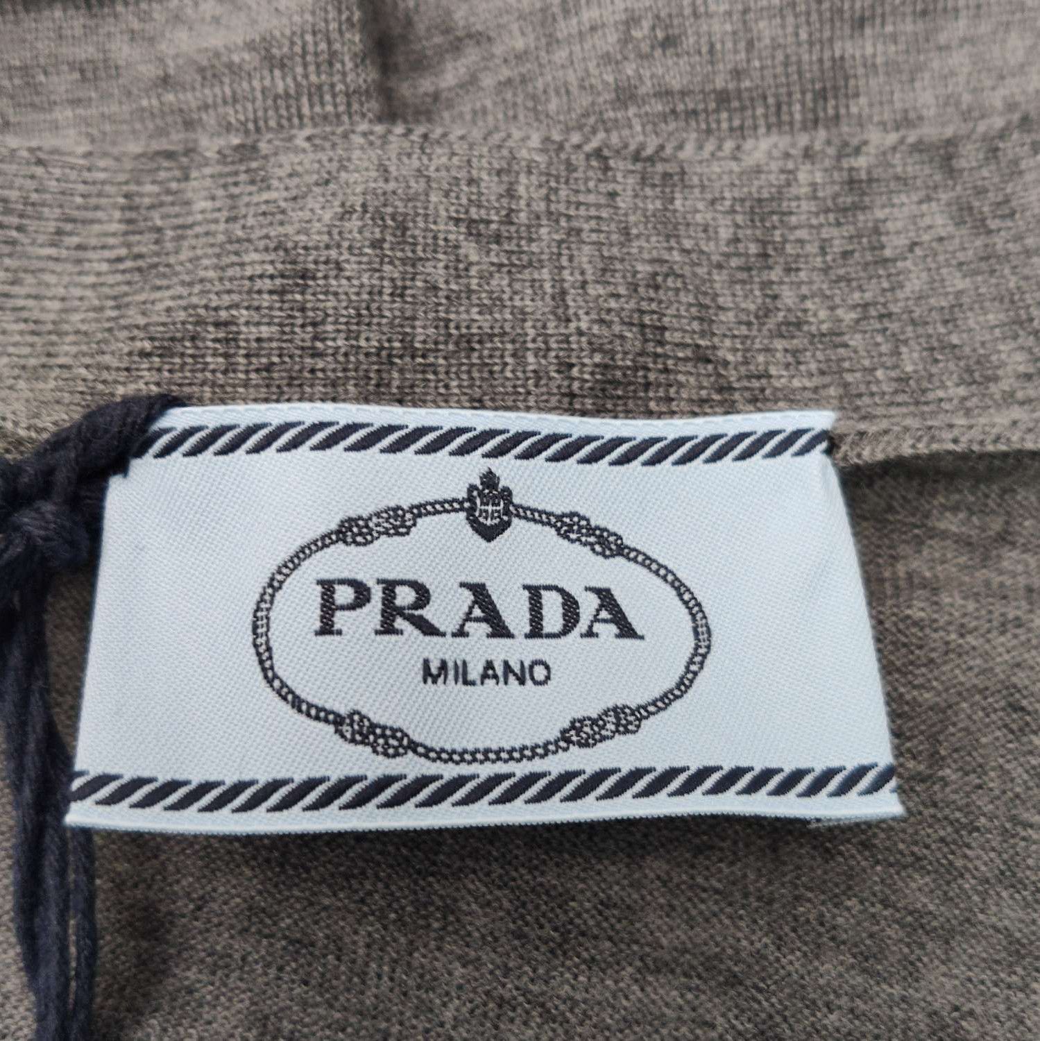 Prada Prada Wool V-Neck Cardigan with Buttons 0089 Size S / US 4 / IT 40 - 4 Thumbnail
