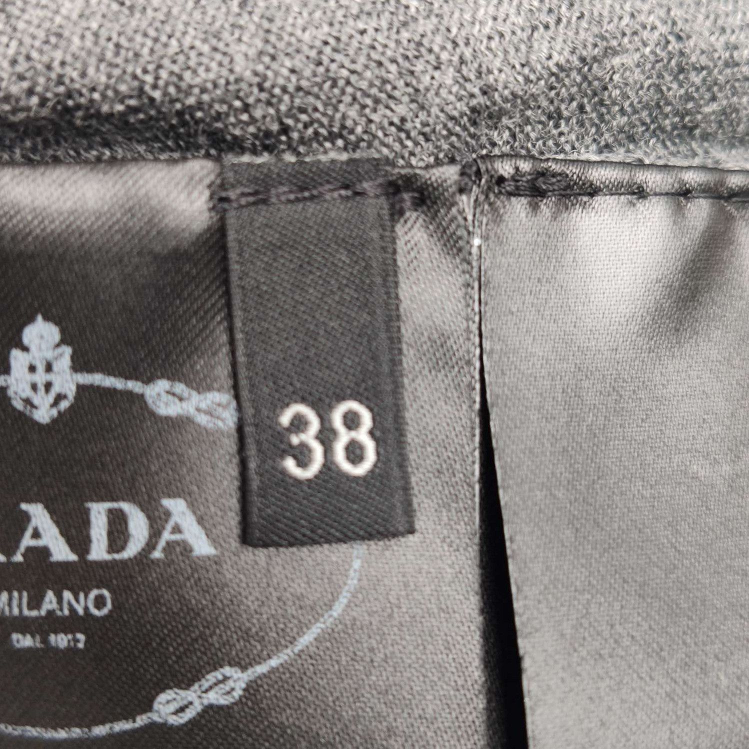 Prada Prada Wool V-Neck Long Sleeve Cardigan 0089 Size S / US 4 / IT 40 - 5 Thumbnail