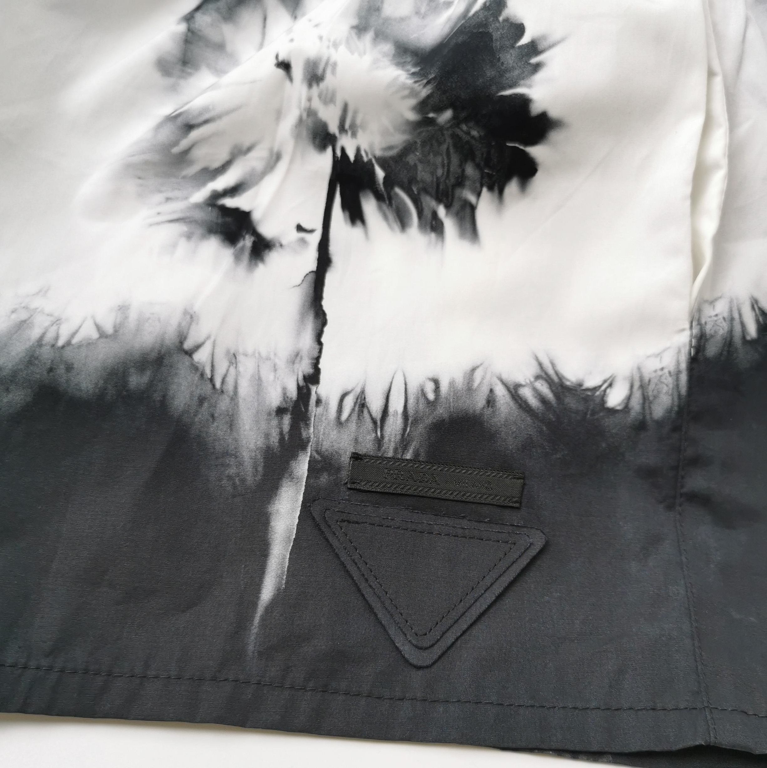 Prada Prada Black and White Color-Blocked Shorts 0089 Size 38" / US 16 / IT 52 - 3 Thumbnail