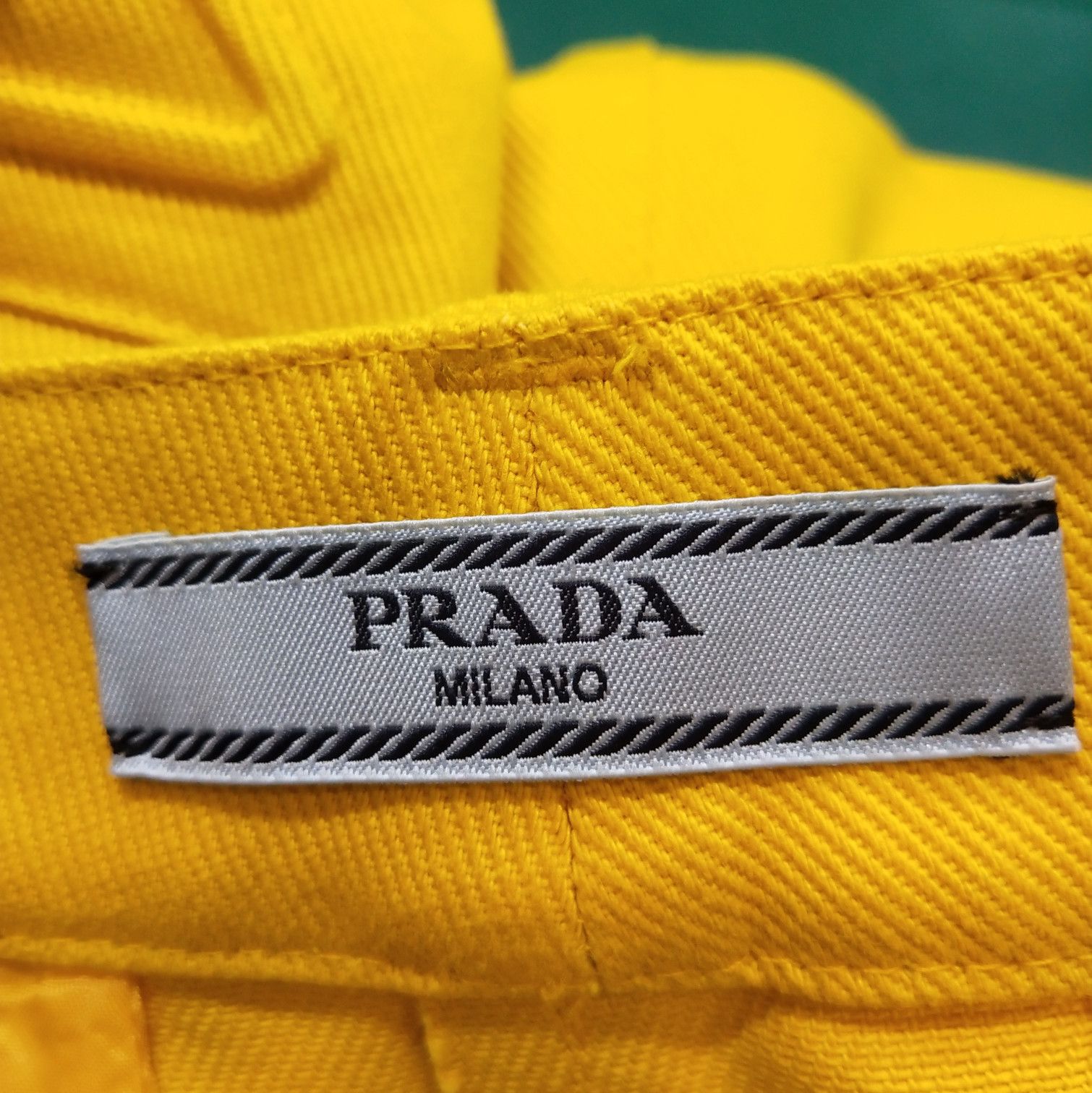 Prada Prada Yellow Cotton Triangle Logo Shorts 0089 Size 40" / US 18 - 8 Thumbnail