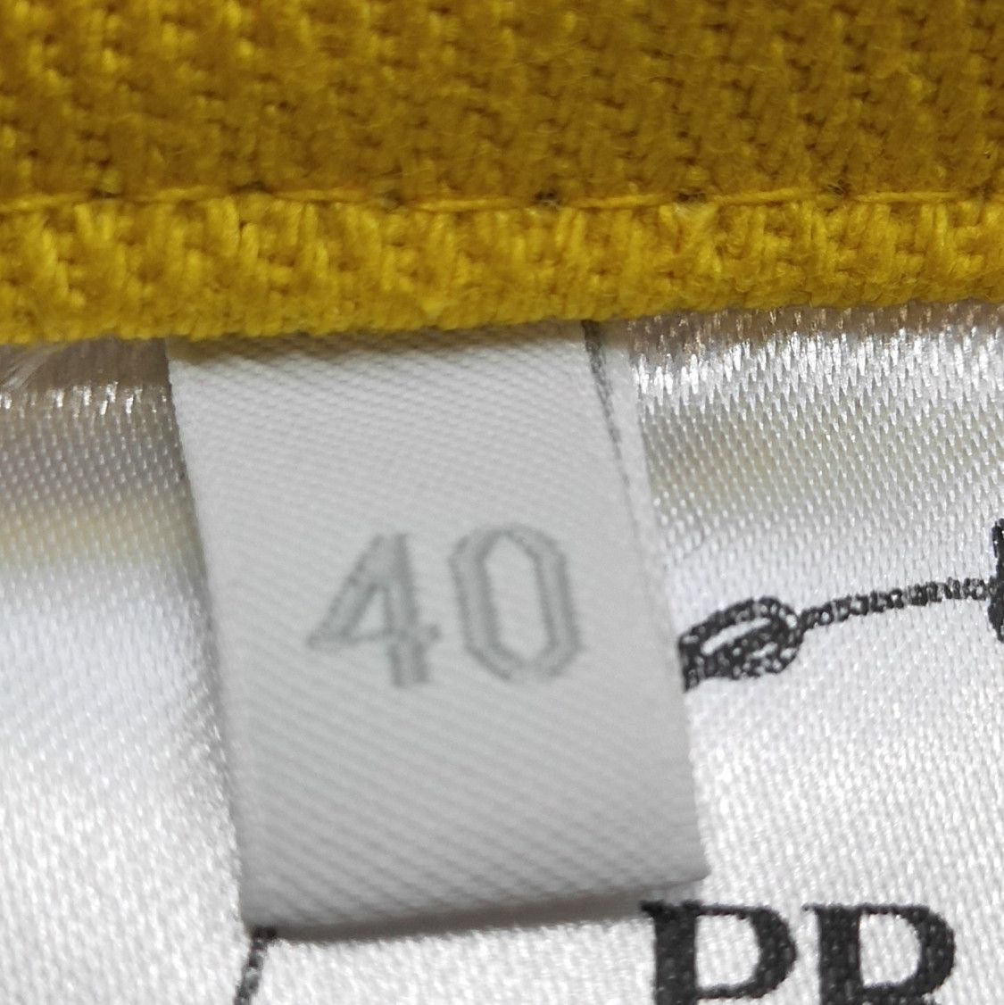 Prada Prada Yellow Cotton Triangle Logo Shorts 0089 Size 40" / US 18 - 10 Thumbnail