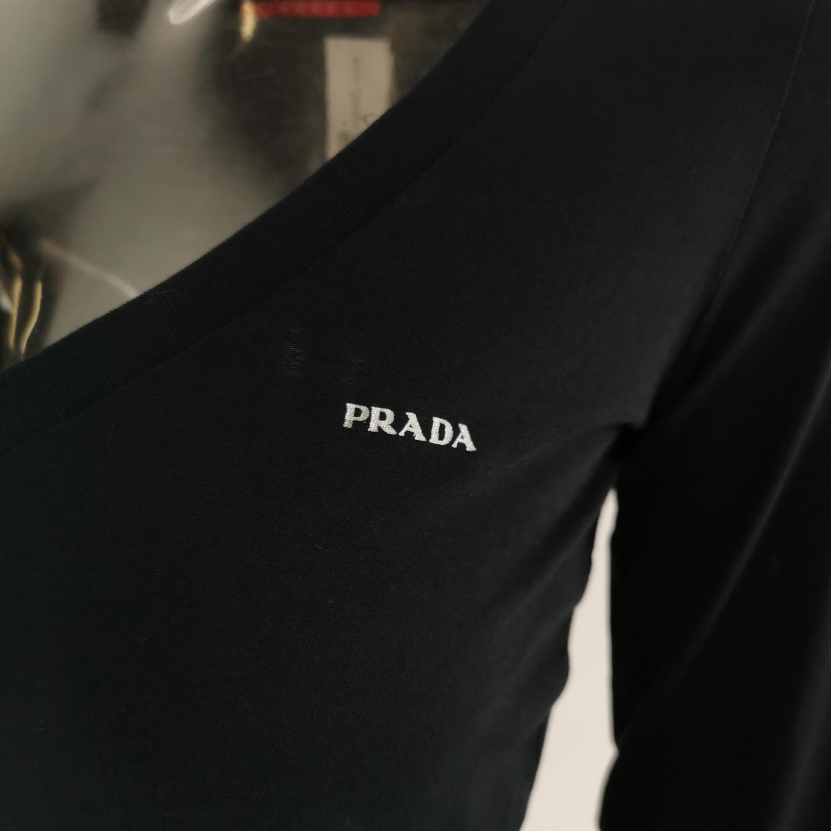 Prada Prada Cotton V-Neck Long Sleeve Top in Medium 0089 Size M / US 6-8 / IT 42-44 - 4 Thumbnail