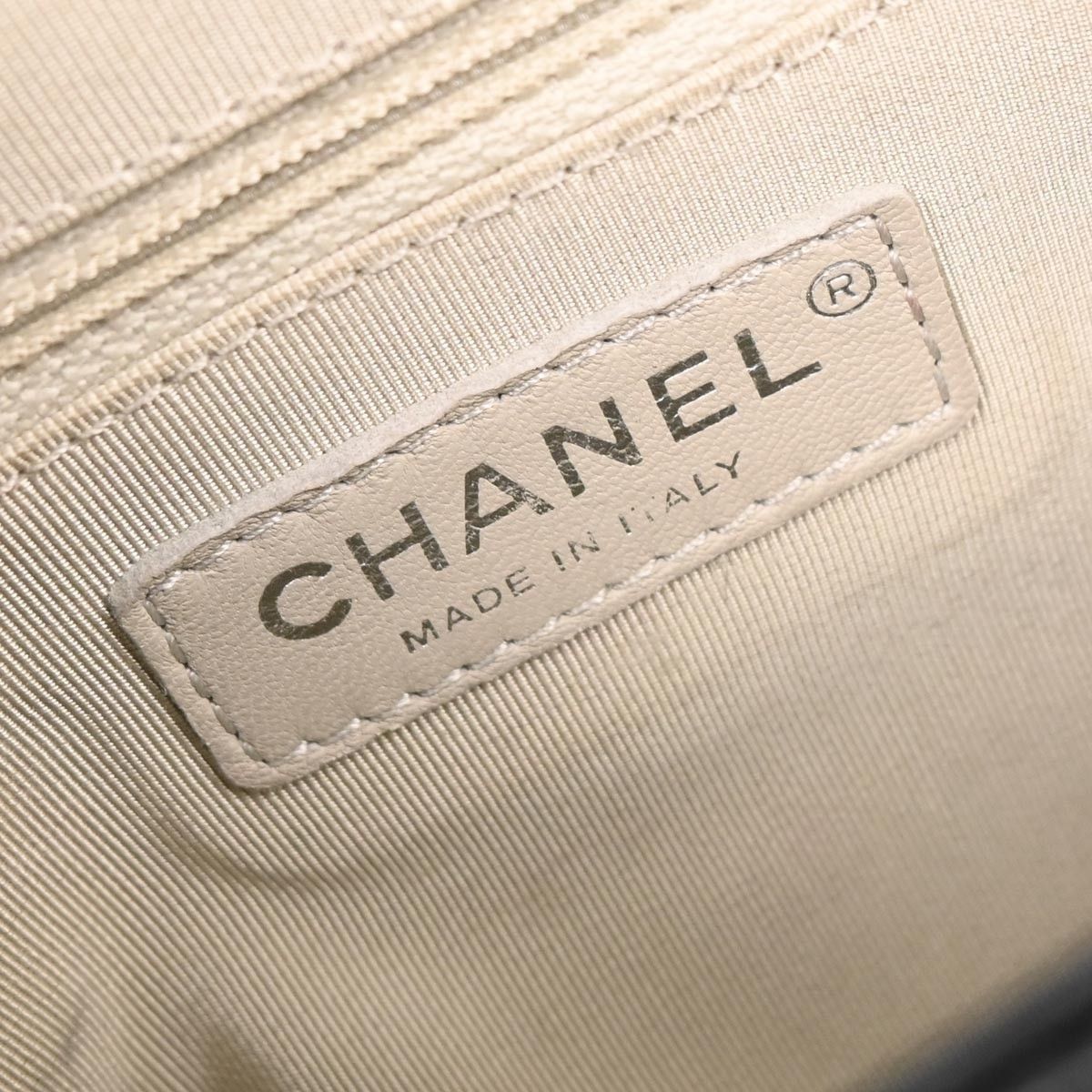 Chanel Chanel Chain Around Flap Bag Quilted Leather Size ONE SIZE - 5 Thumbnail