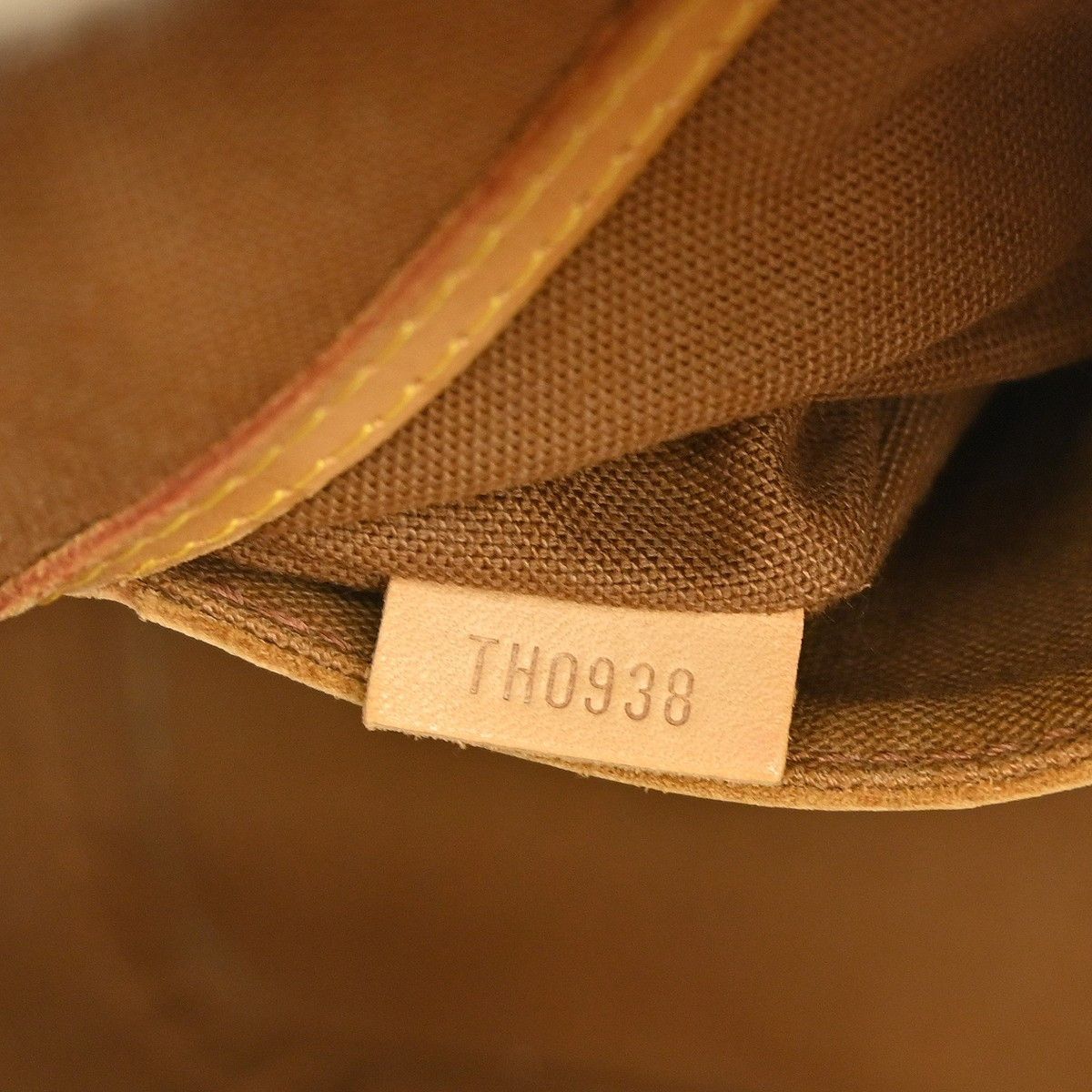 Louis Vuitton Louis Vuitton Alma Handbag Monogram Canvas Size ONE SIZE - 5 Thumbnail