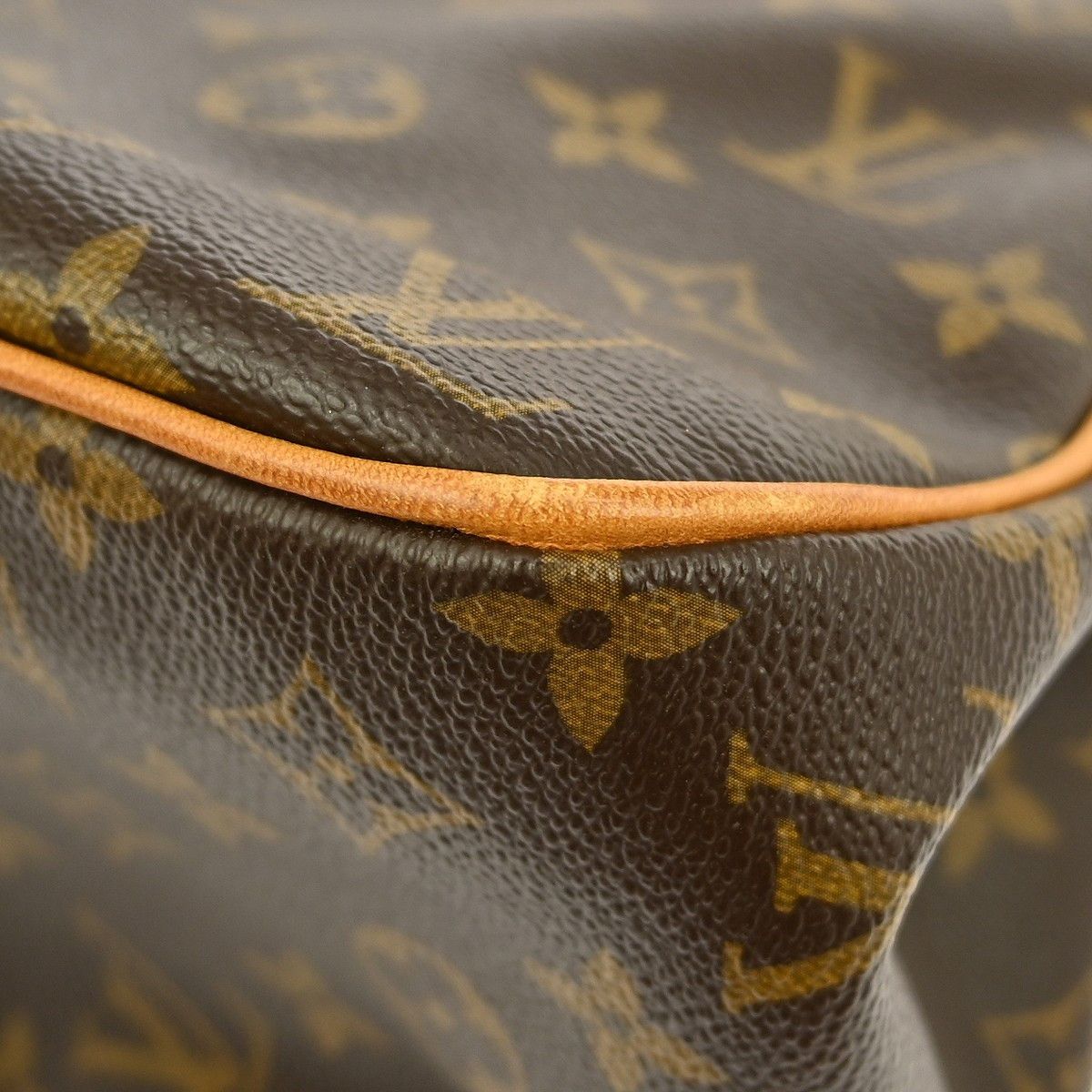 Louis Vuitton Louis Vuitton Batignolles Handbag Monogram Canvas Size ONE SIZE - 6 Thumbnail