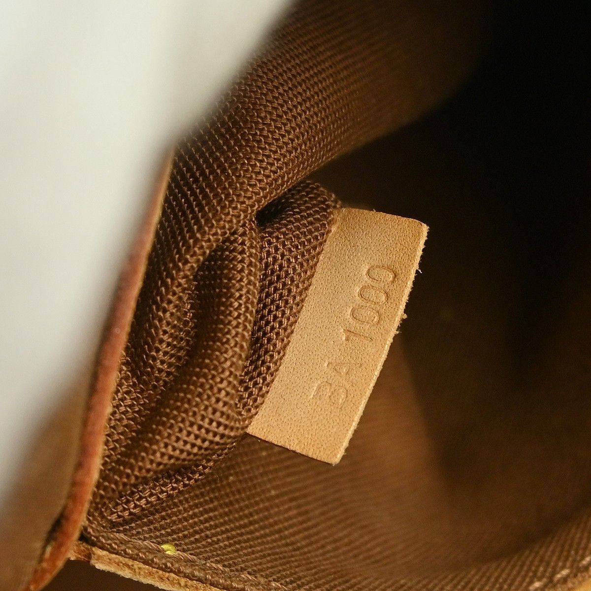 Louis Vuitton Louis Vuitton Alma Handbag Monogram Canvas Size ONE SIZE - 5 Thumbnail