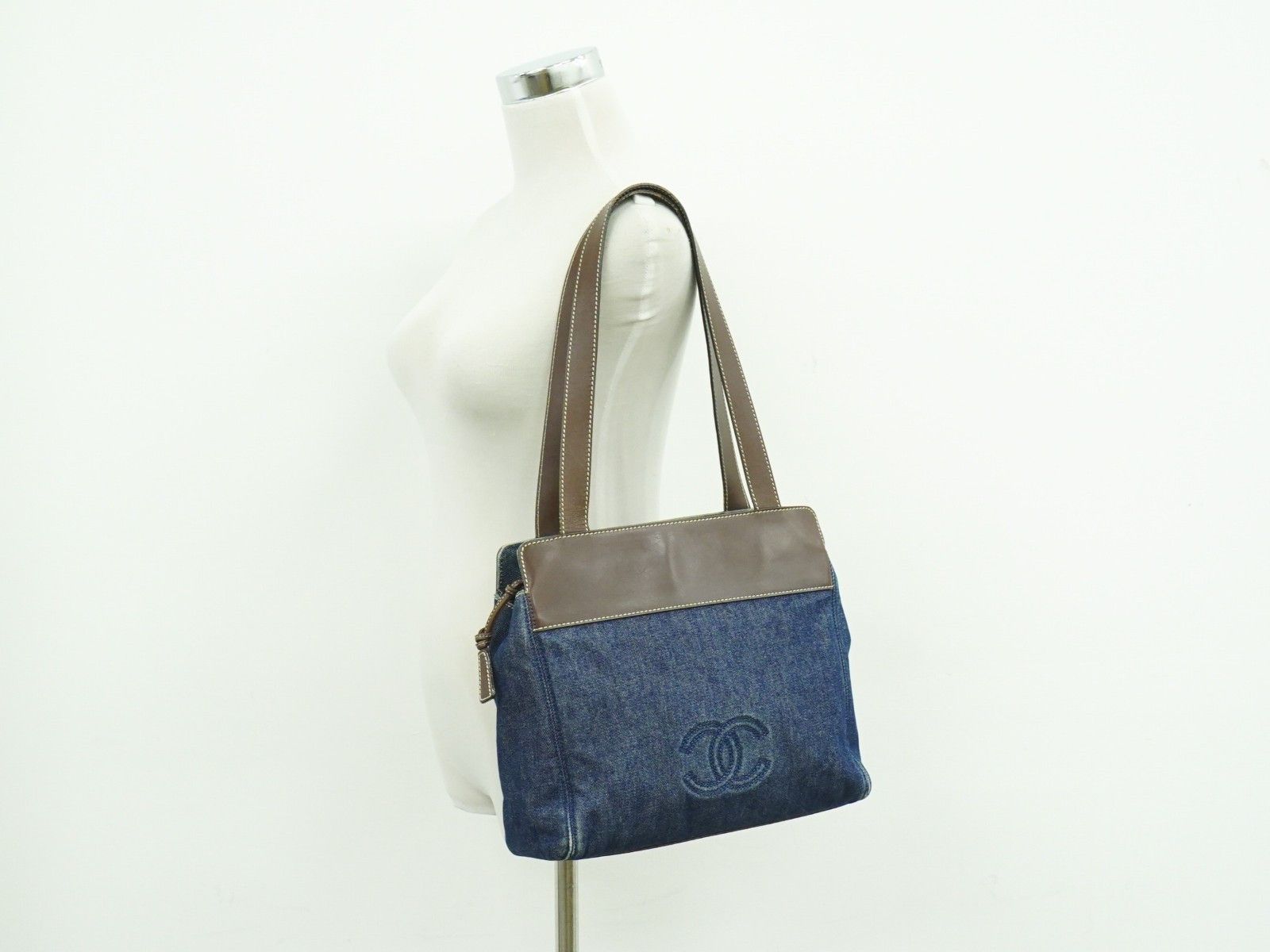 Chanel Chanel Vintage CC Tote Denim with Leather Size ONE SIZE - 14 Thumbnail