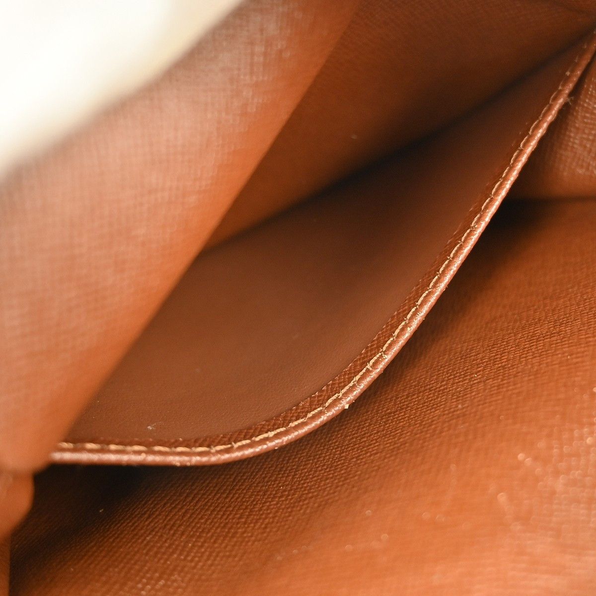 Louis Vuitton Louis Vuitton Amazone Bag Monogram Canvas Size ONE SIZE - 8 Thumbnail
