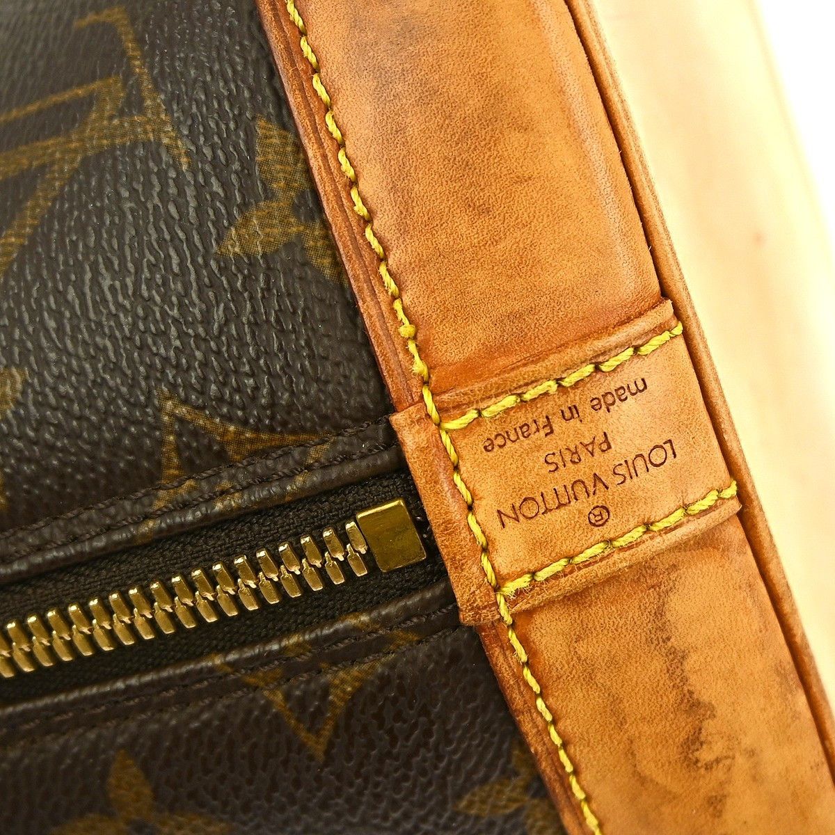 Louis Vuitton Louis Vuitton Alma Handbag Monogram Canvas Size ONE SIZE - 4 Thumbnail
